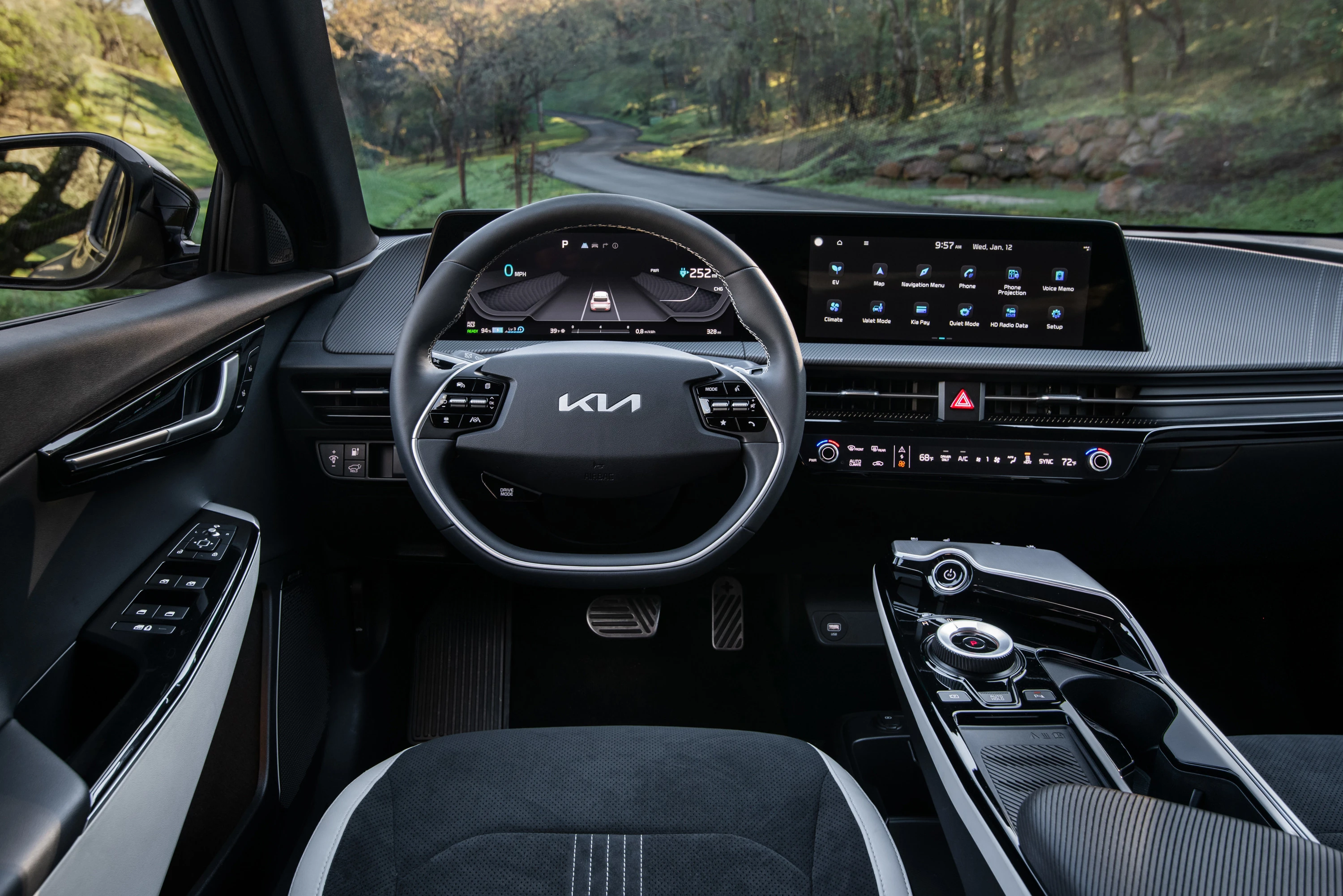 Kia EV6 Long Range 2WD screens view