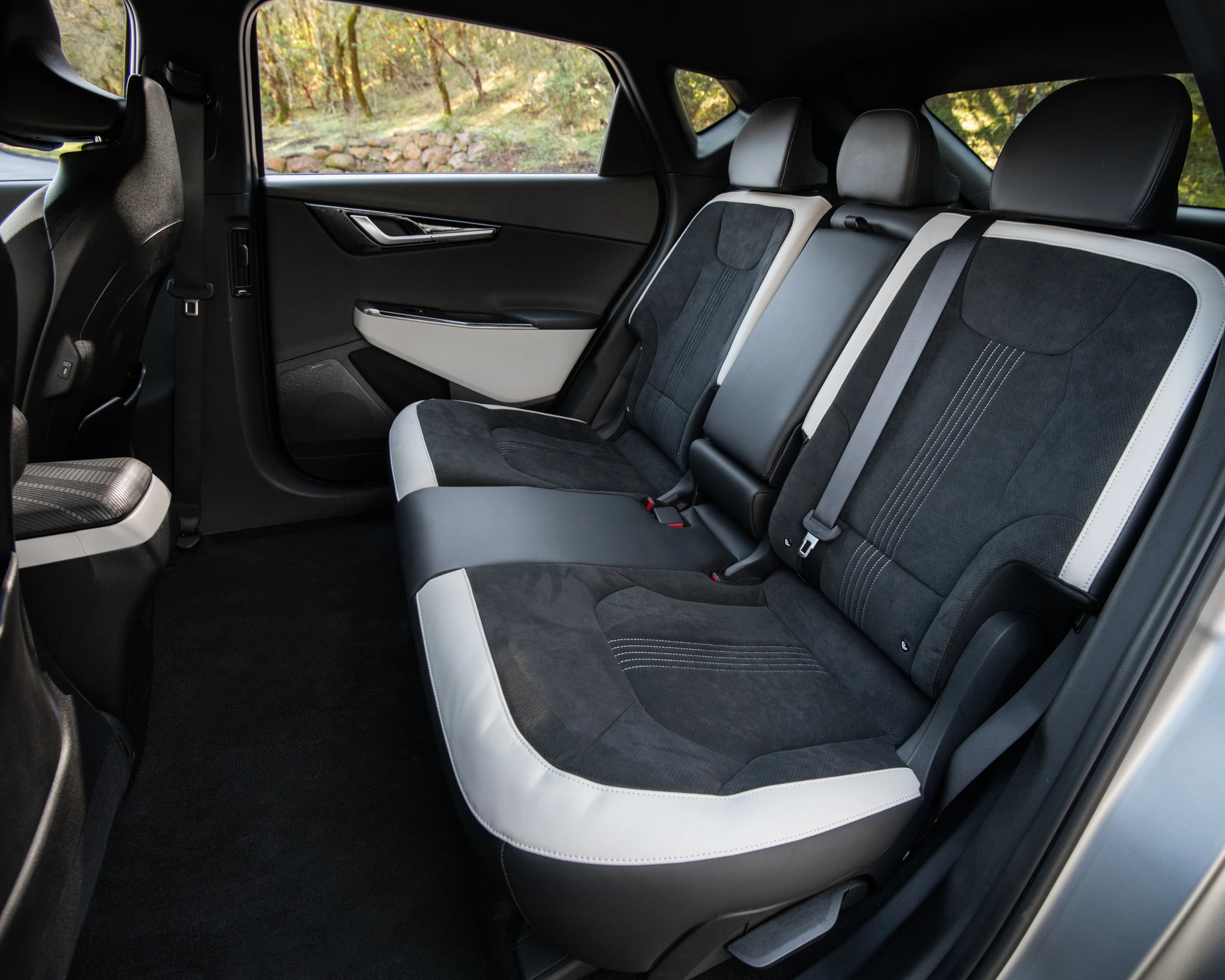 Kia EV6 Standard Range AWD secondrowseats view