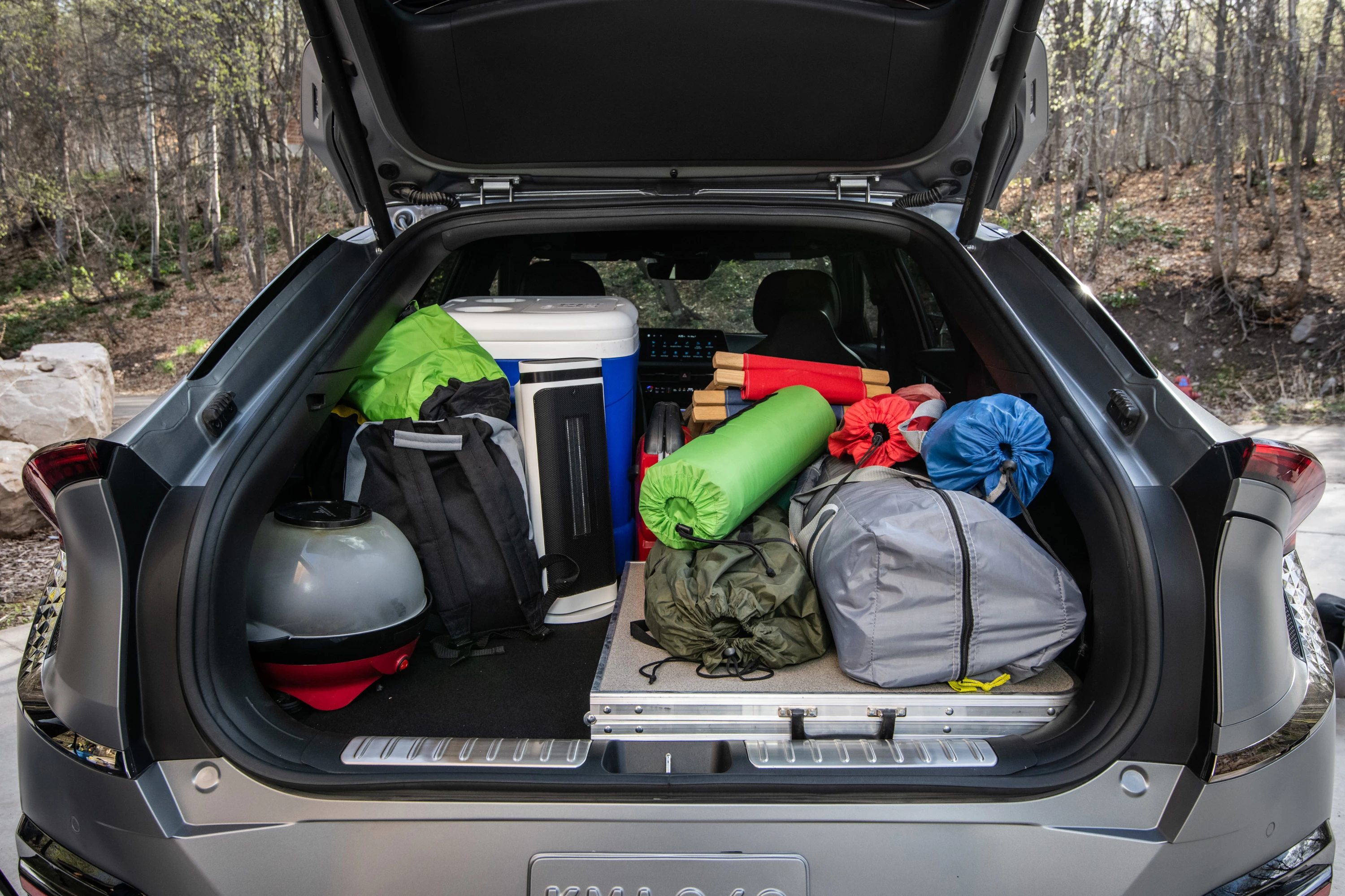 Kia EV6 Standard Range AWD trunk view