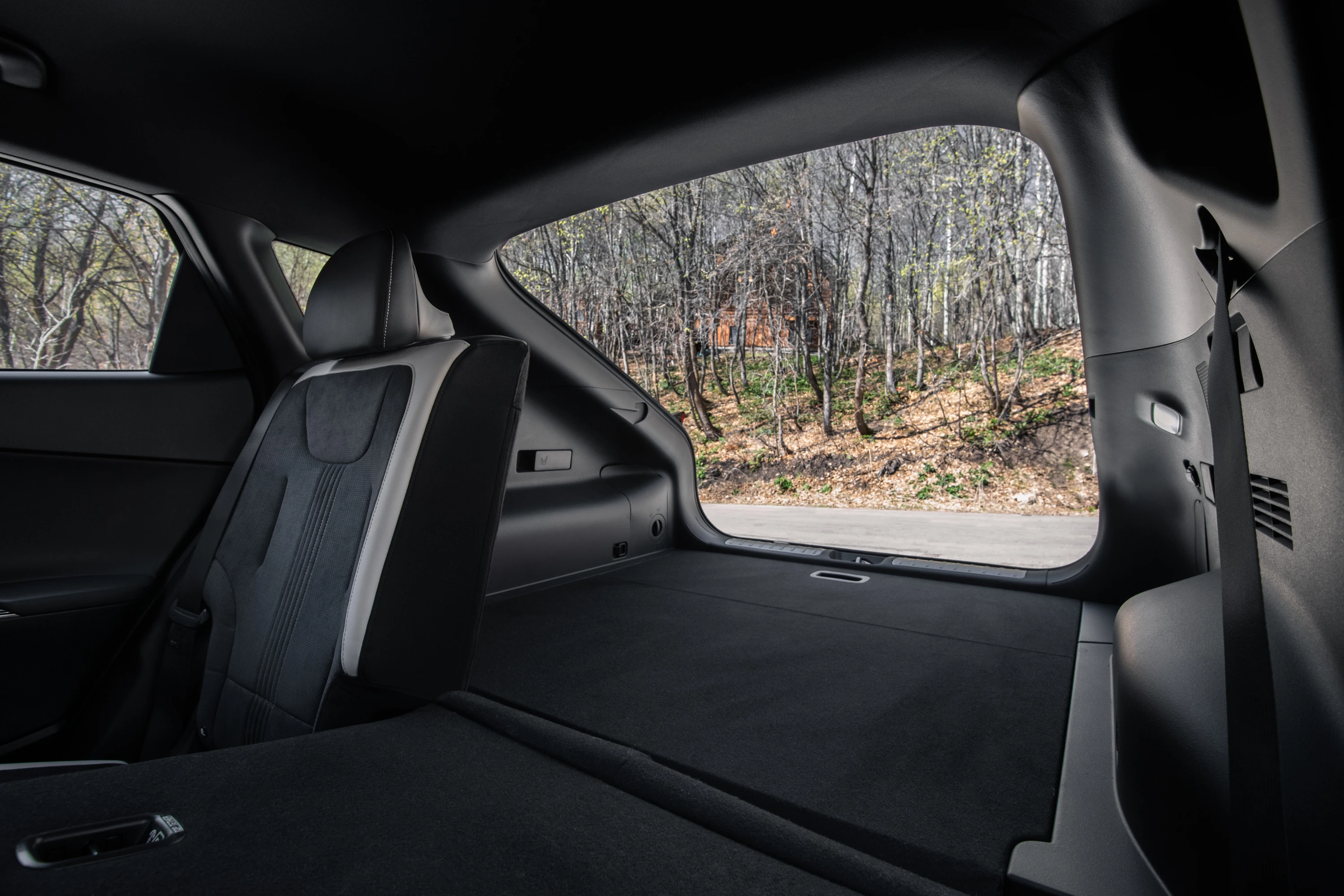 Kia EV6 Standard Range AWD trunk view
