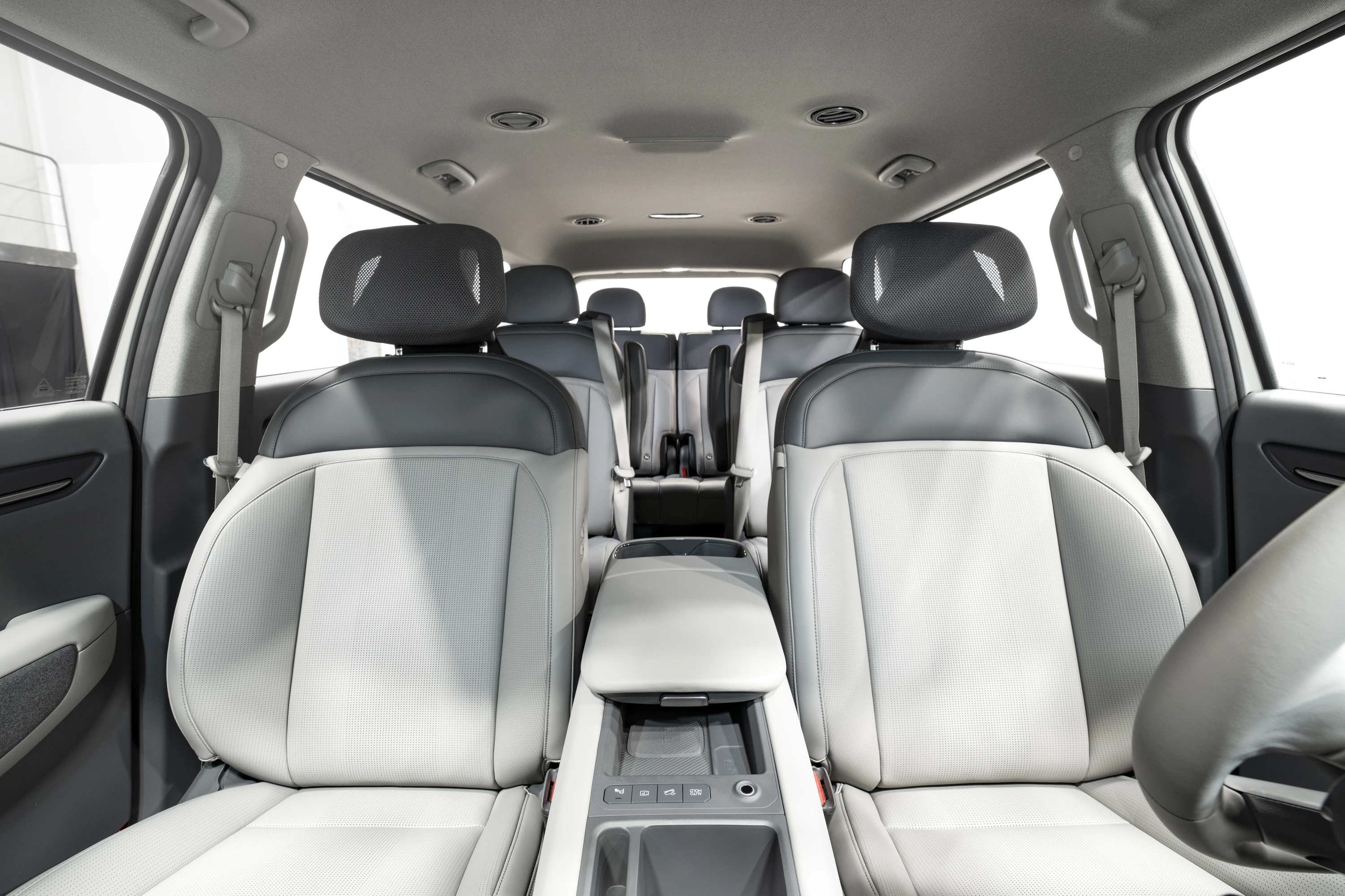 Kia EV9 Long Range AWD frontseats view