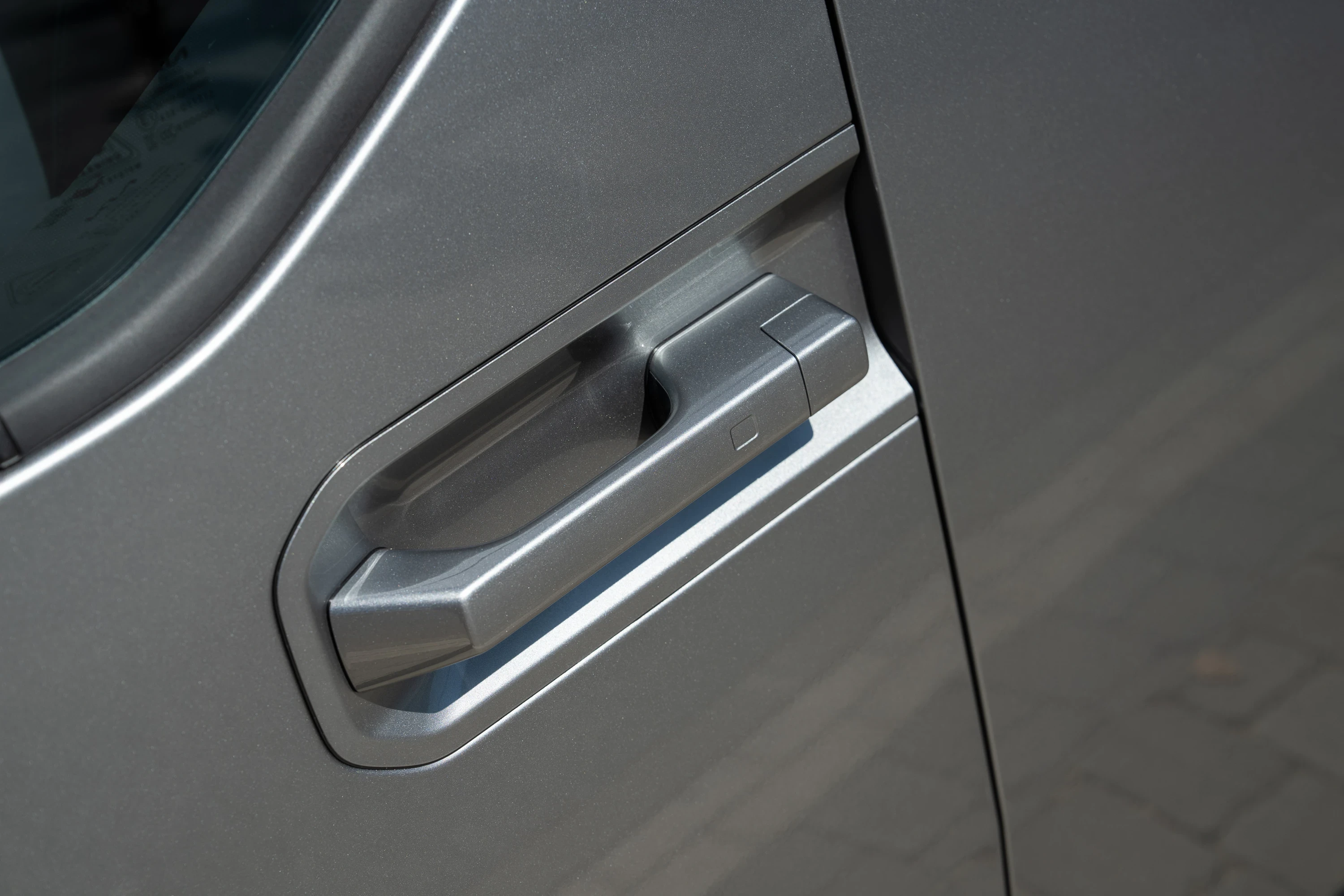 Kia PV5 Cargo Long Range doorhandle view