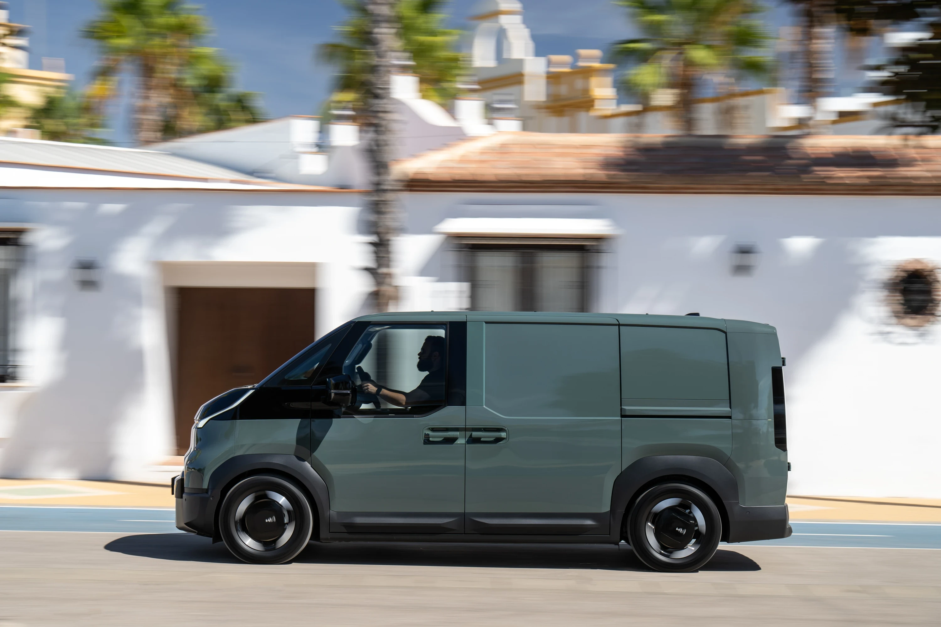 Kia PV5 Cargo Long Range exterior view