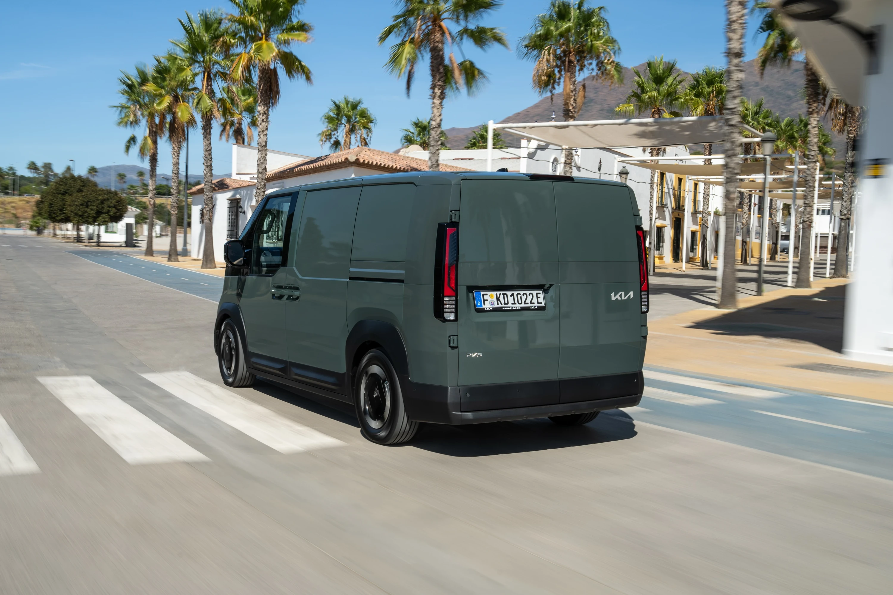 Kia PV5 Cargo Long Range exterior view