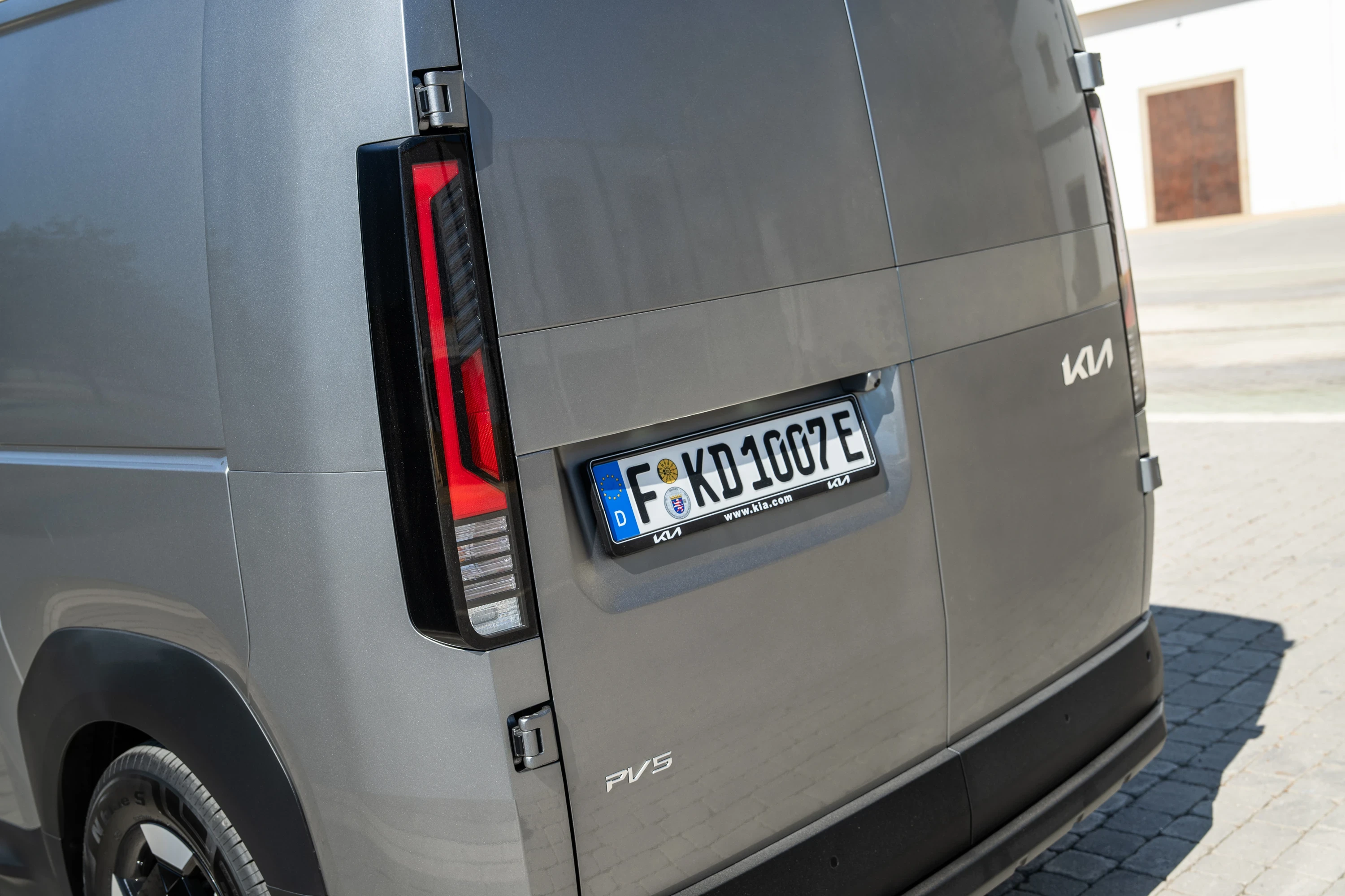 Kia PV5 Cargo Long Range exterior view