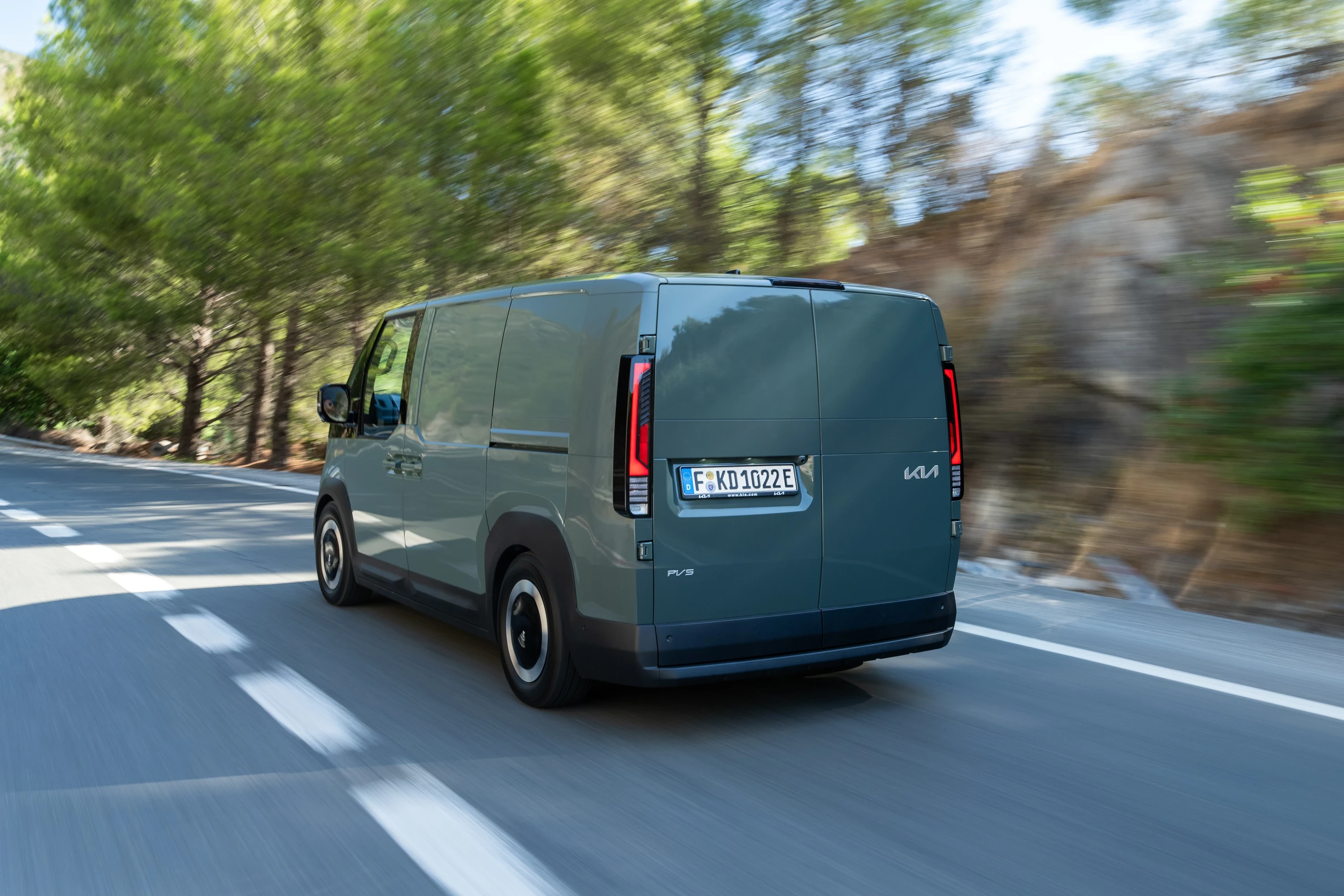 Kia PV5 Cargo Long Range exterior view