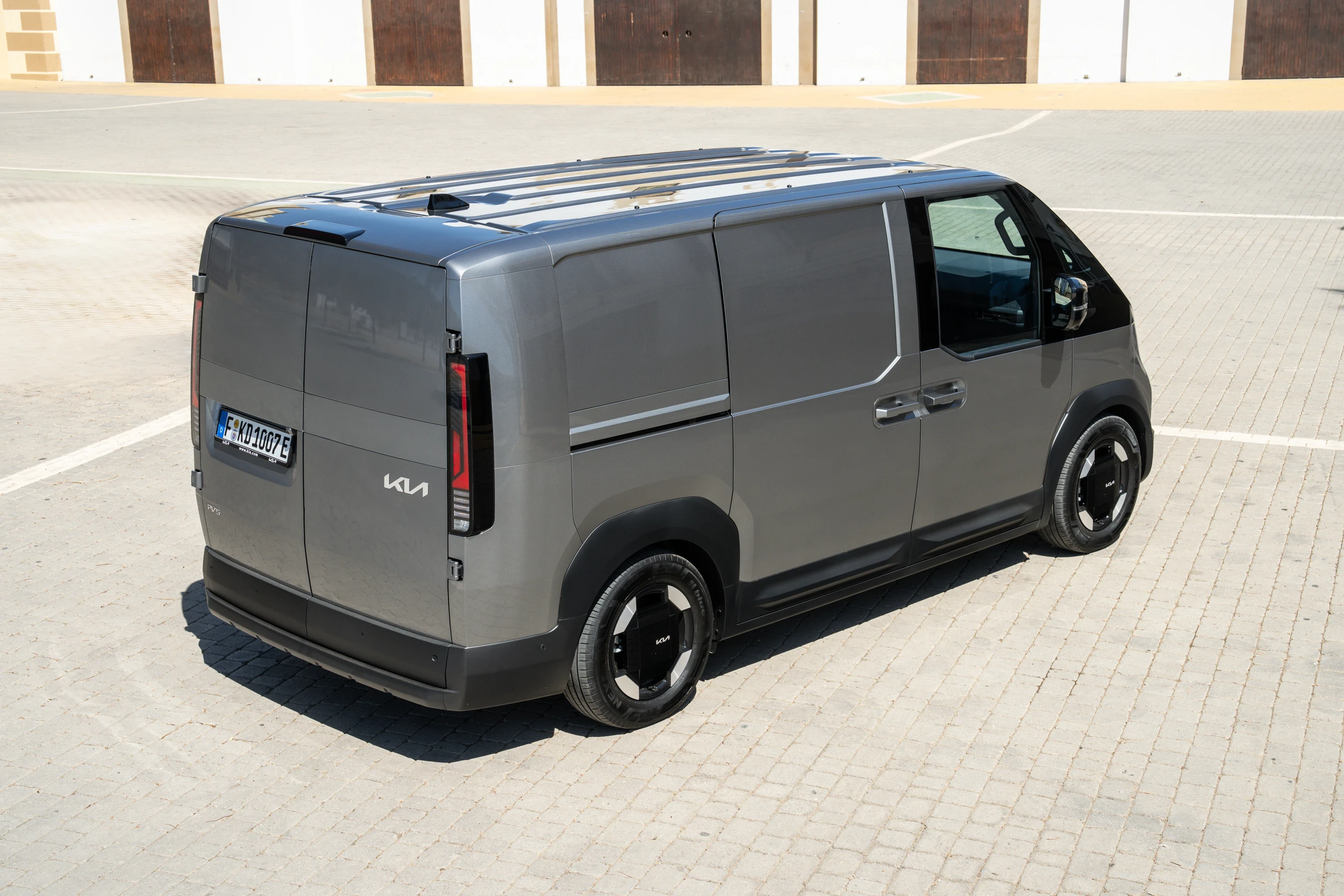 Kia PV5 Cargo Long Range exterior view