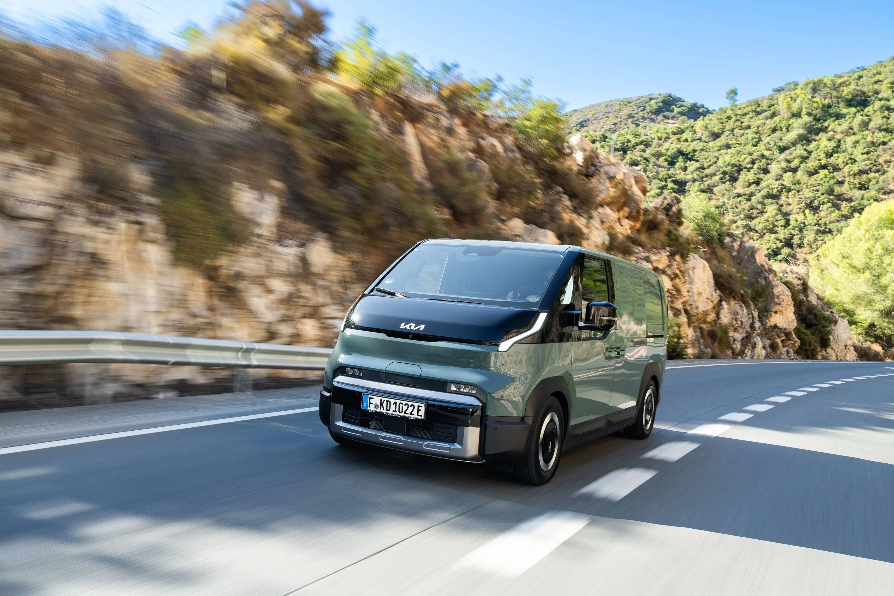 Kia PV5 Cargo Standard Range exterior view