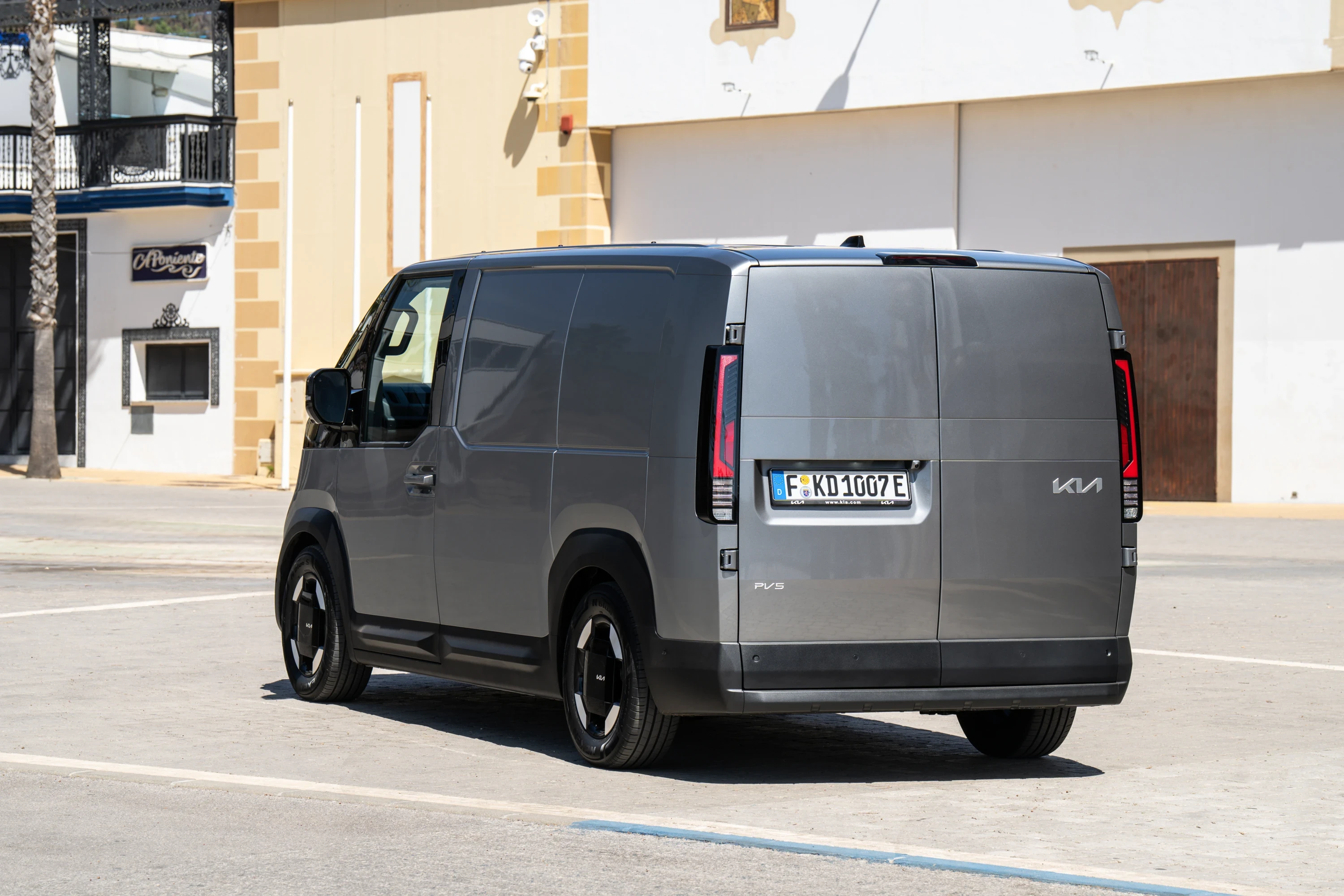 Kia PV5 Cargo Standard Range exterior view