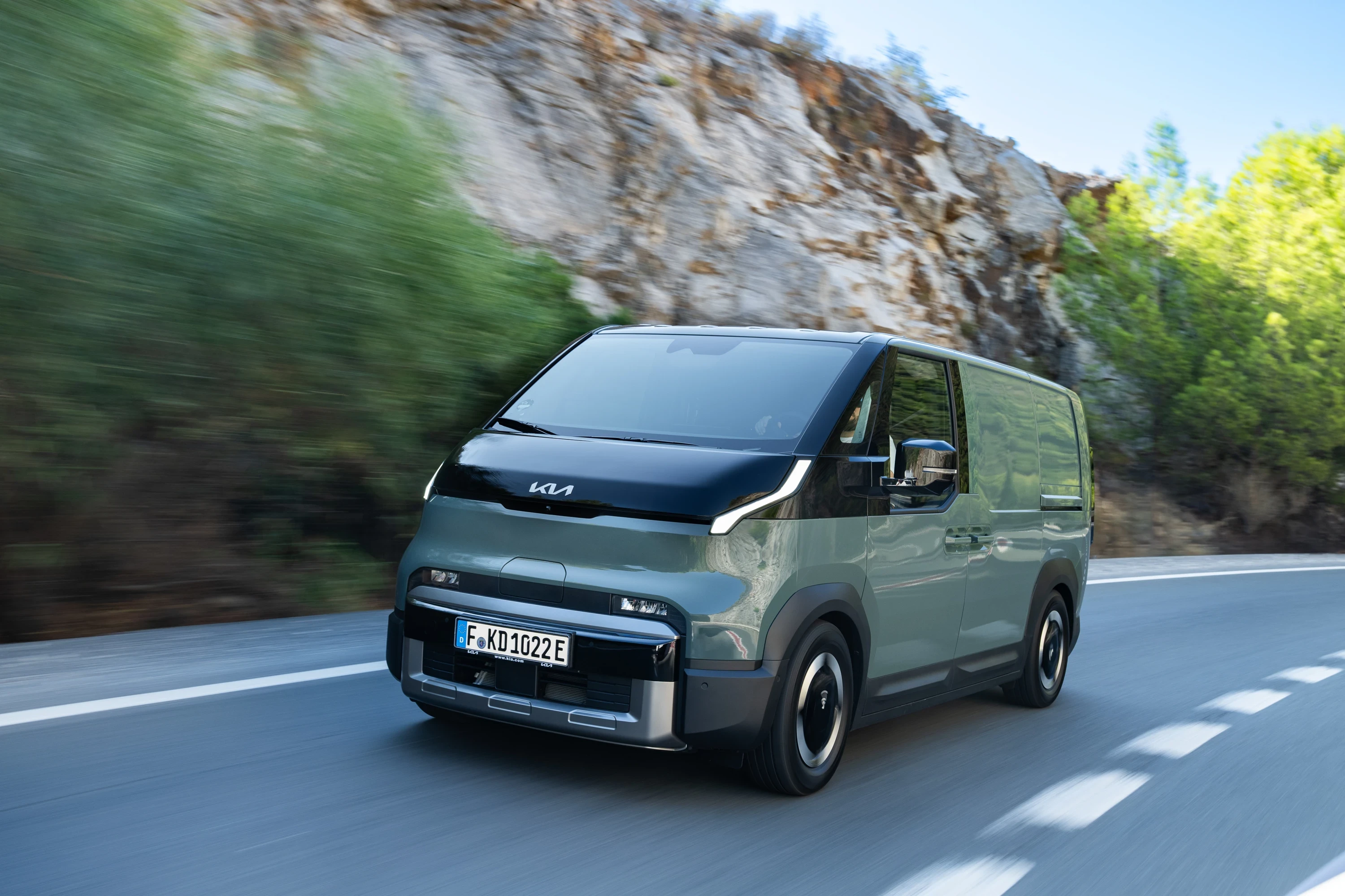 Kia PV5 Cargo Standard Range exterior view