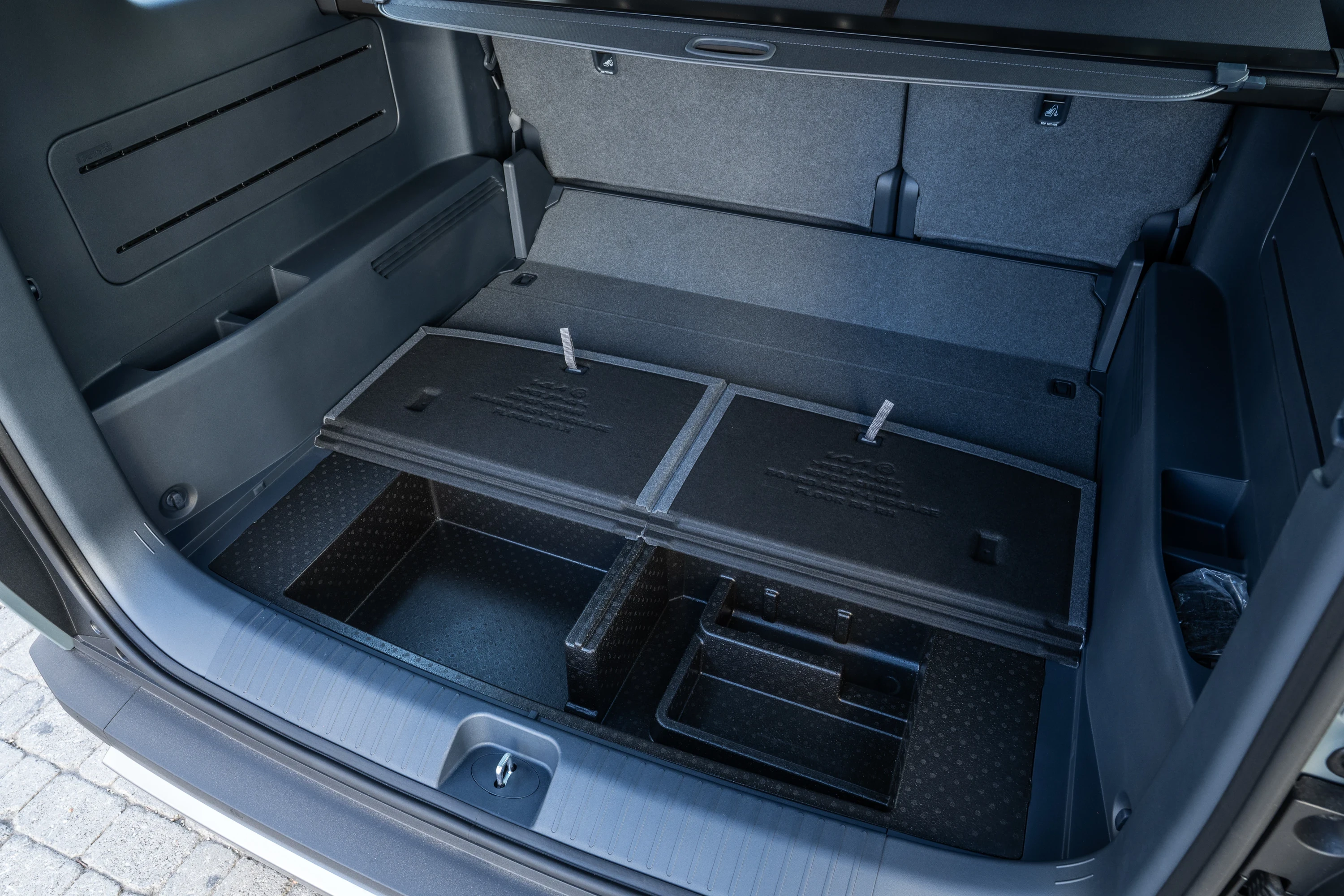 Kia PV5 Passenger Long Range trunk view