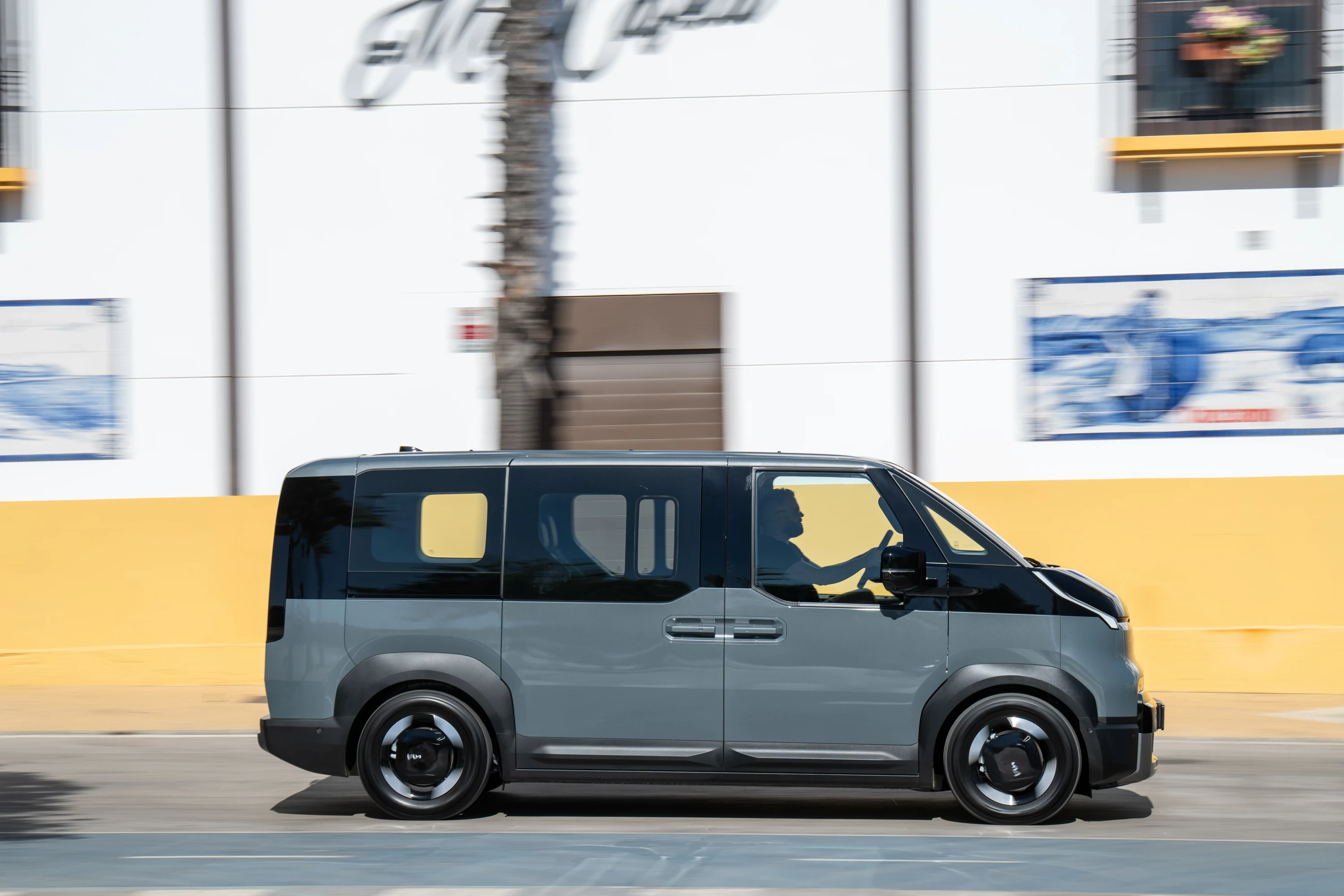 Kia PV5 Passenger Long Range exterior view