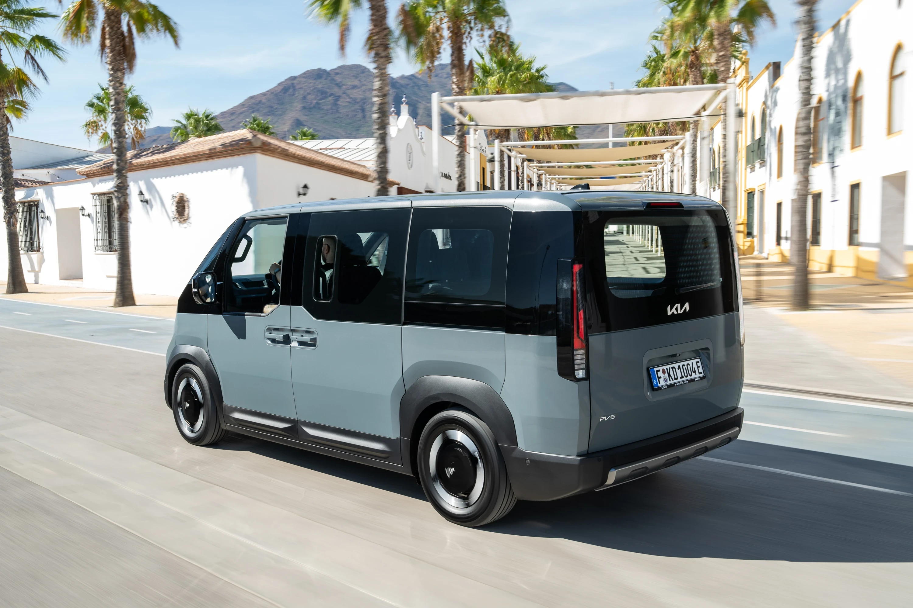 Kia PV5 Passenger Long Range exterior view