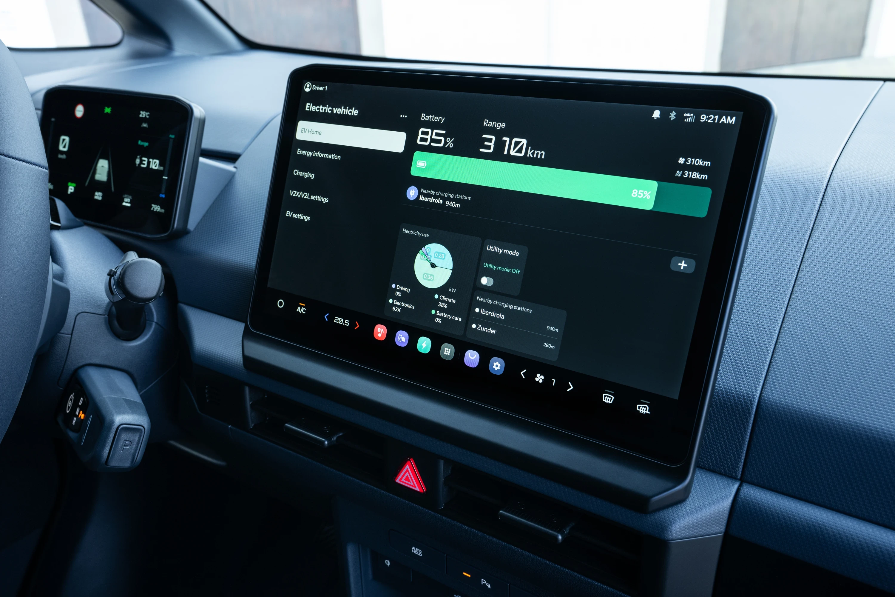 Kia PV5 Passenger Long Range screens view