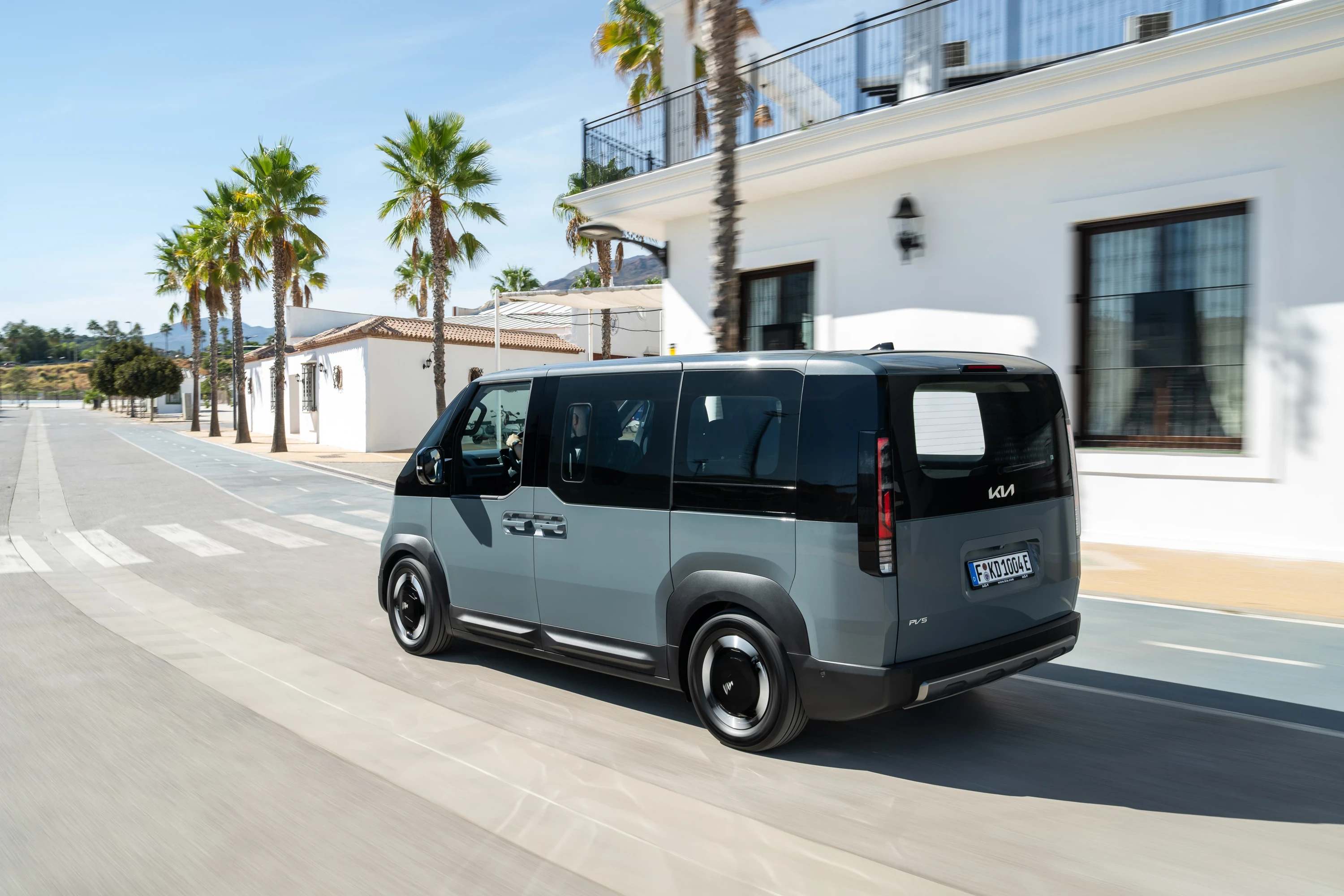 Kia PV5 Passenger Standard Range exterior view