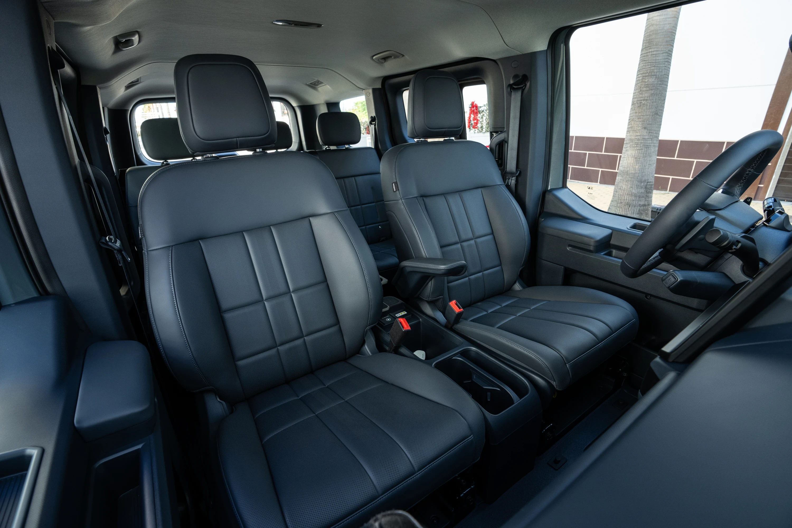 Kia PV5 Passenger Standard Range frontseats view