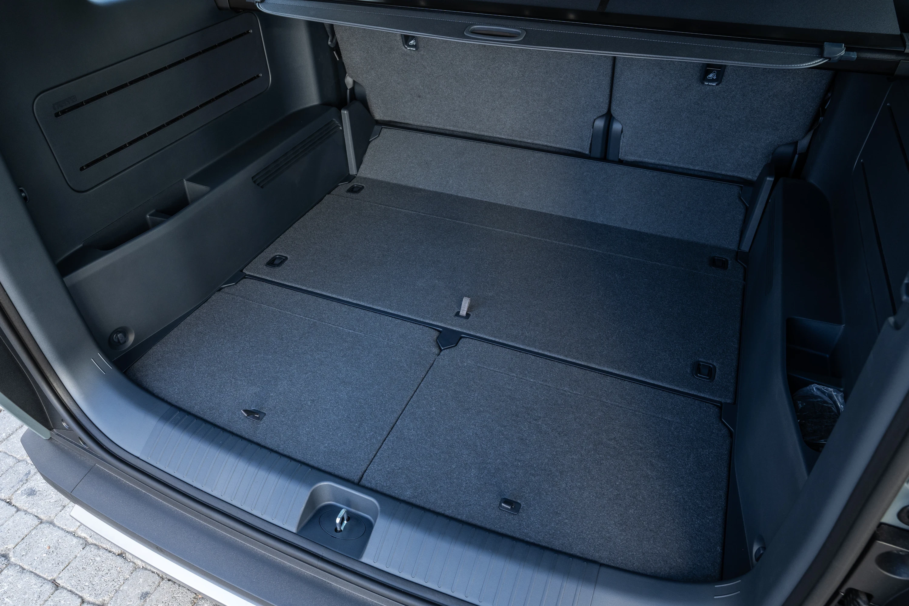 Kia PV5 Passenger Standard Range trunk view