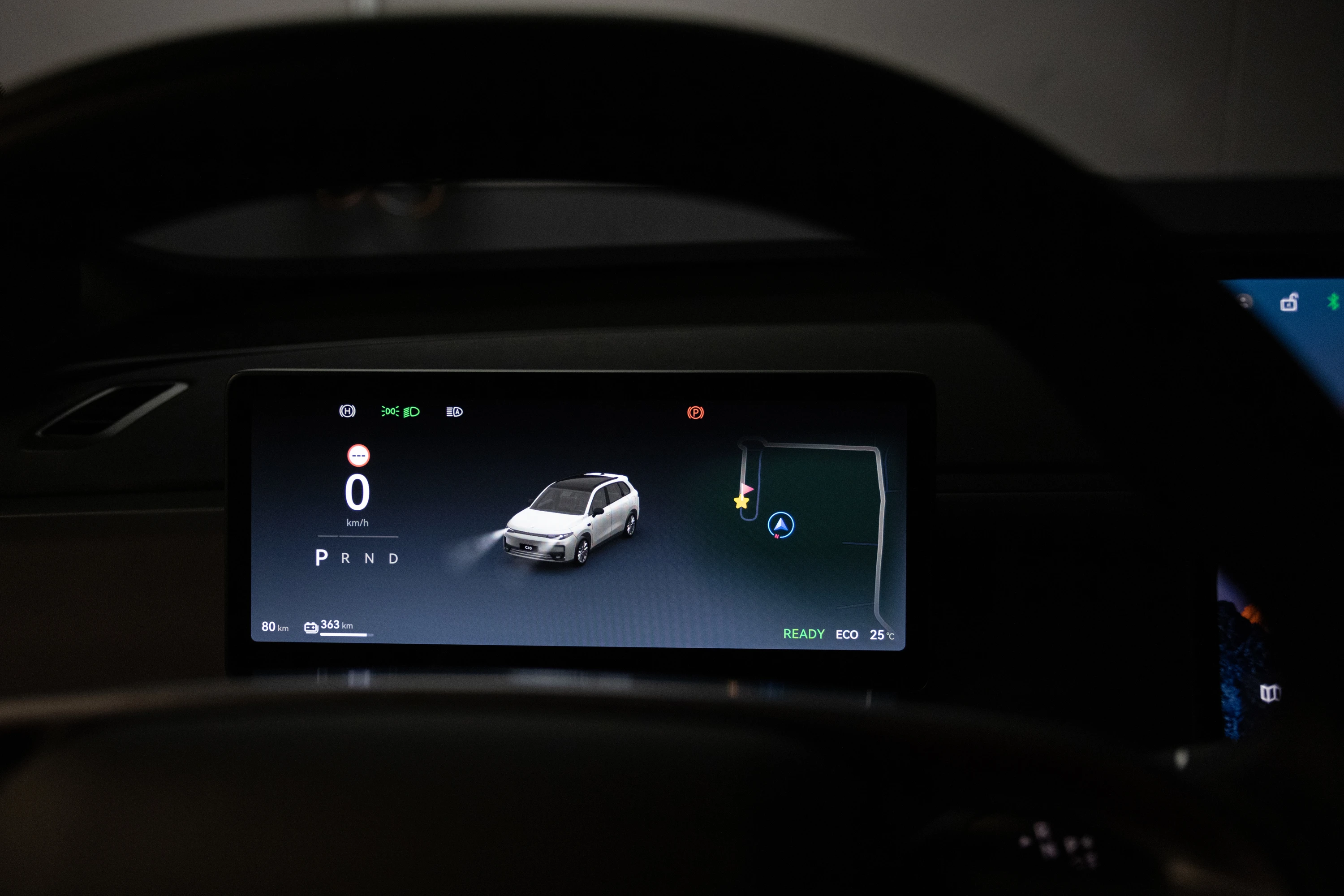Leapmotor C10 69kWh RWD screens view