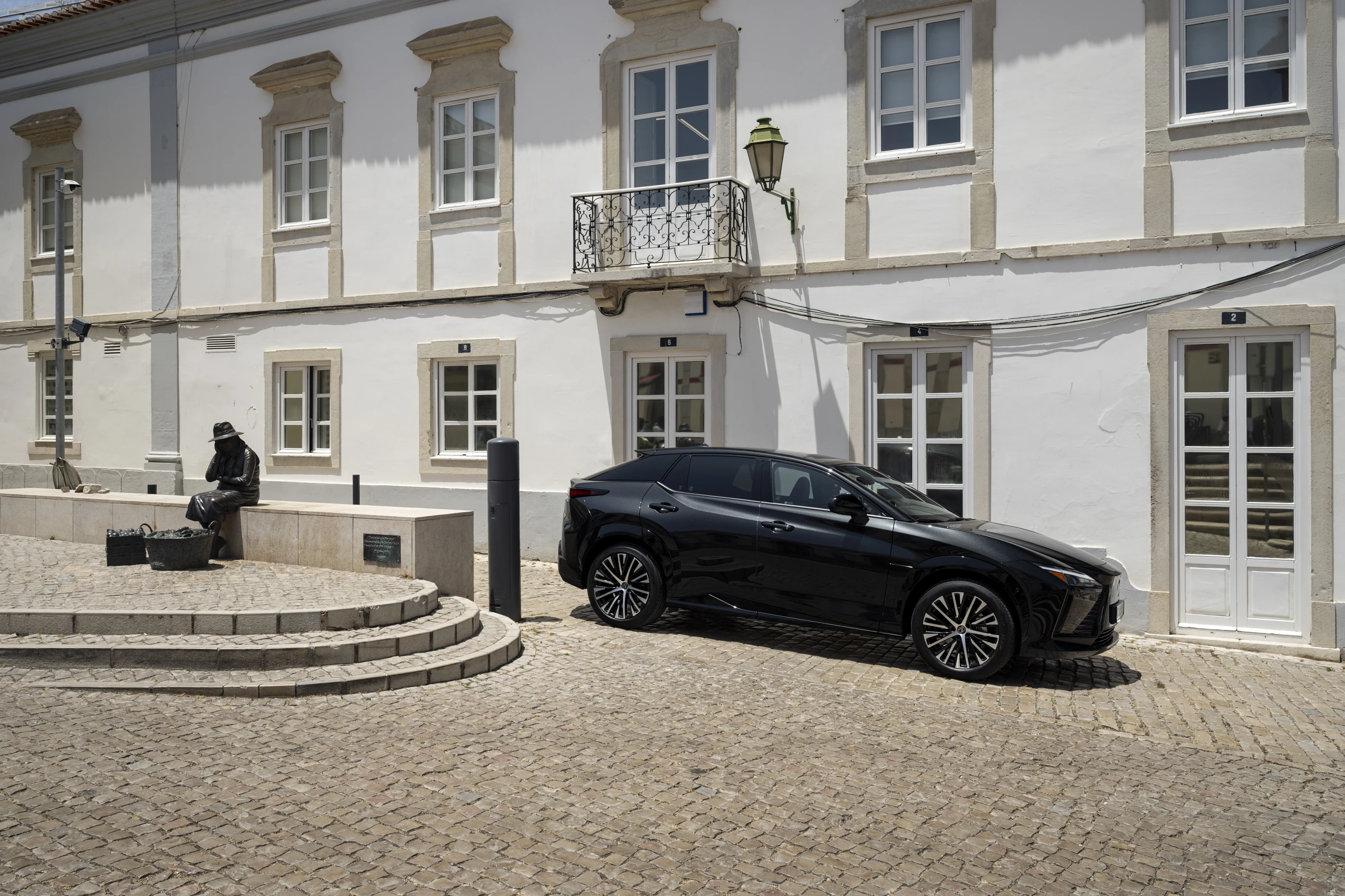 Lexus RZ 500e exterior view