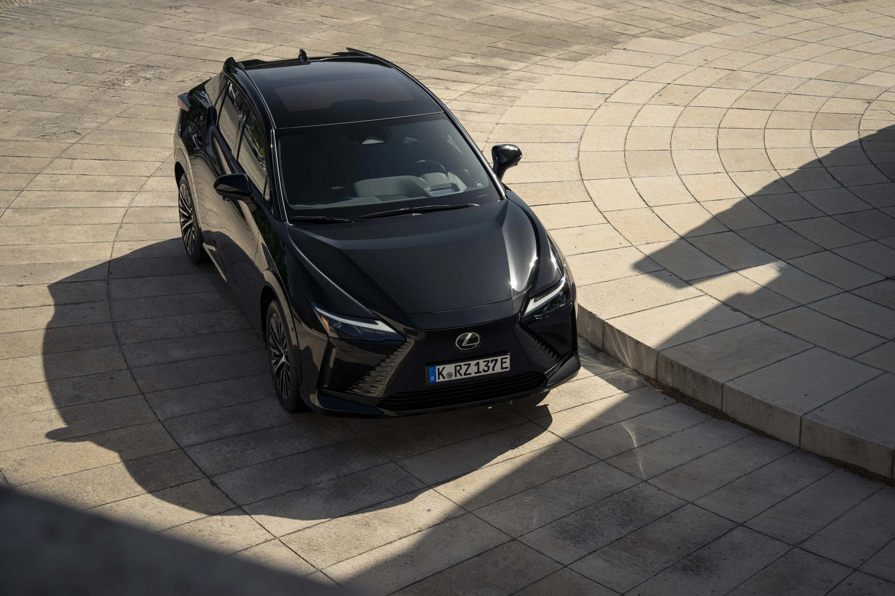 Lexus RZ 500e exterior view