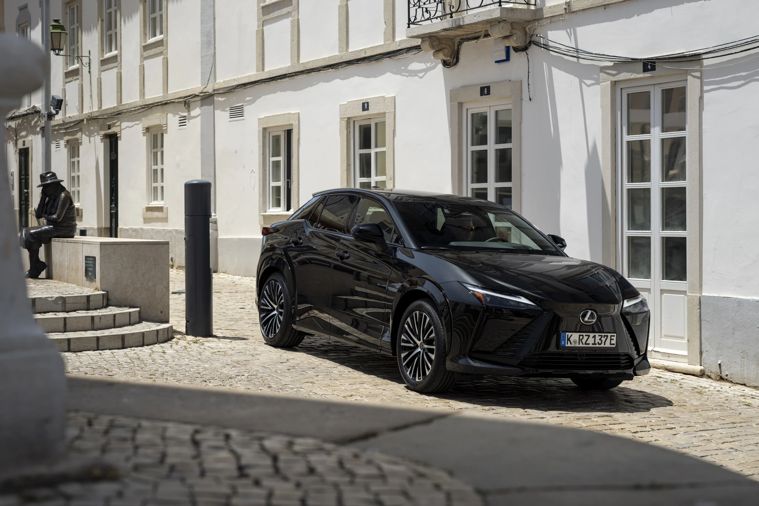 Lexus RZ 500e exterior view