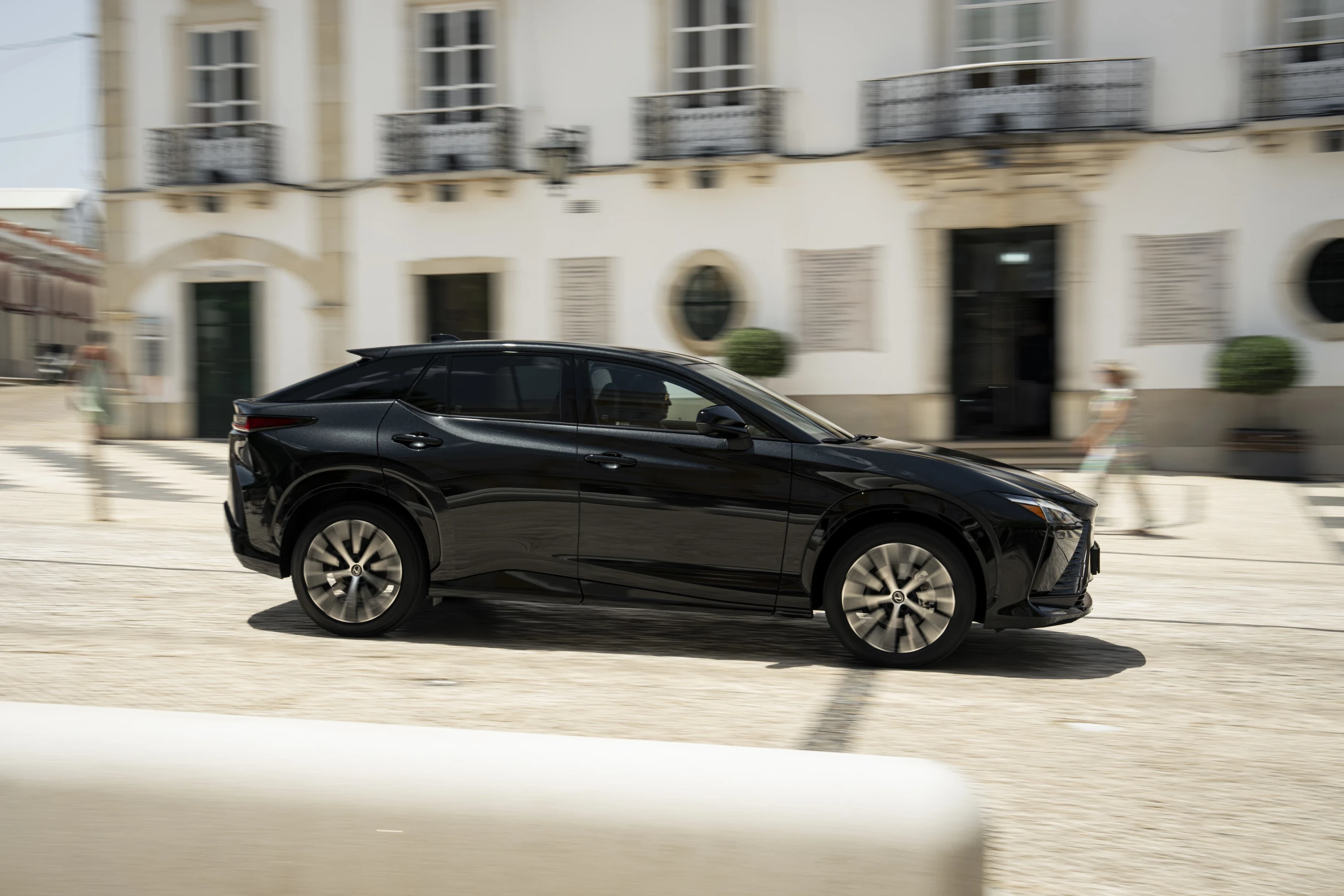 Lexus RZ 500e exterior view