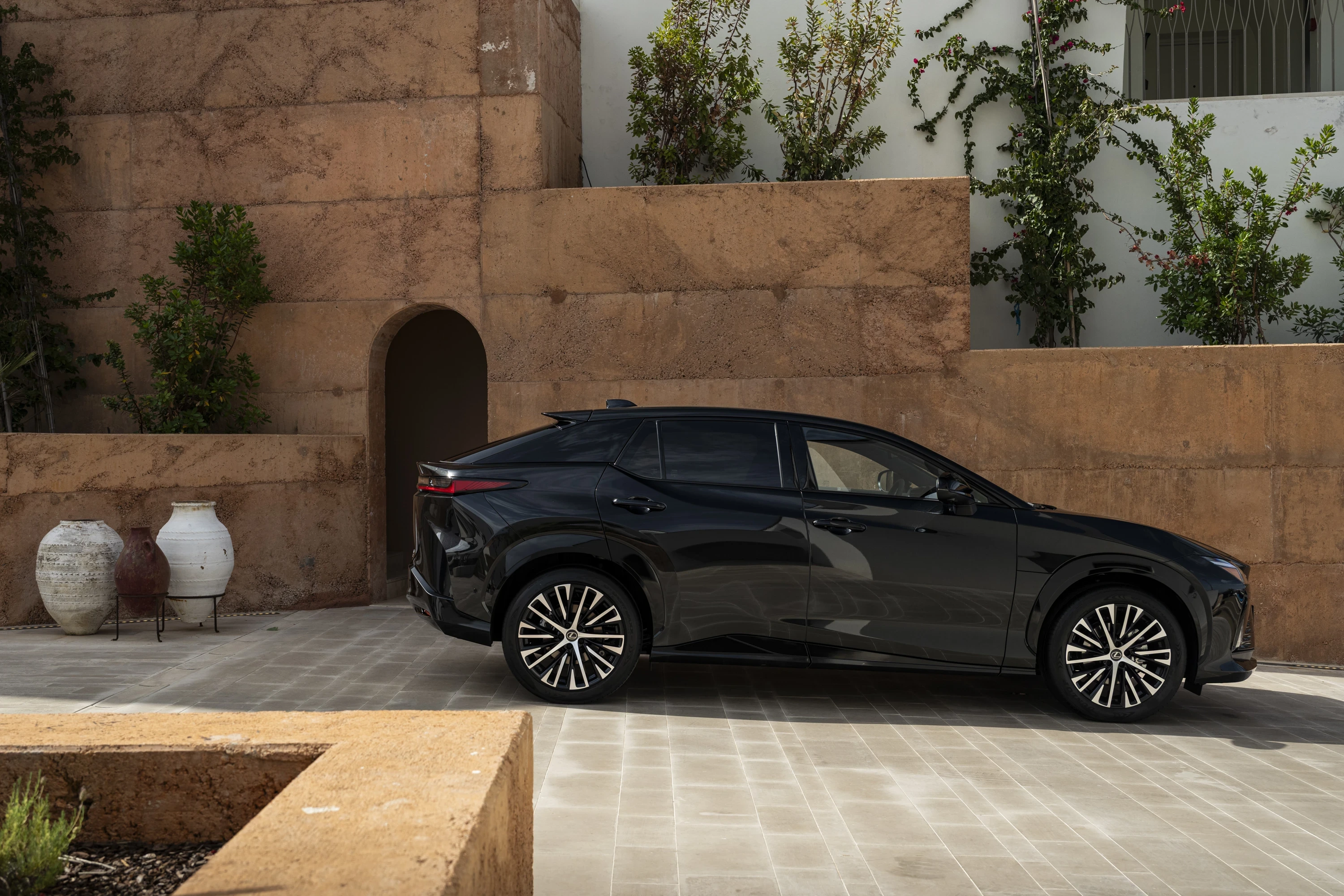 Lexus RZ 500e exterior view