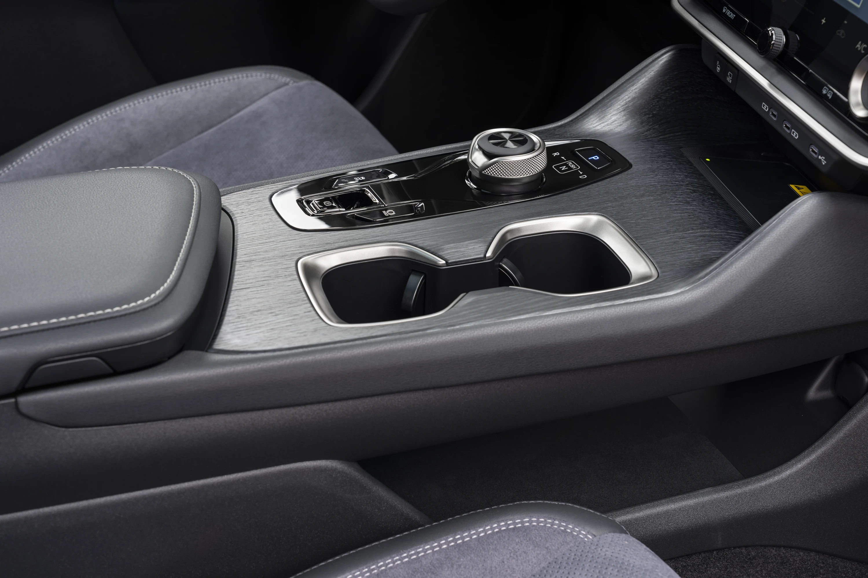 Lexus RZ 500e interiorstorage view