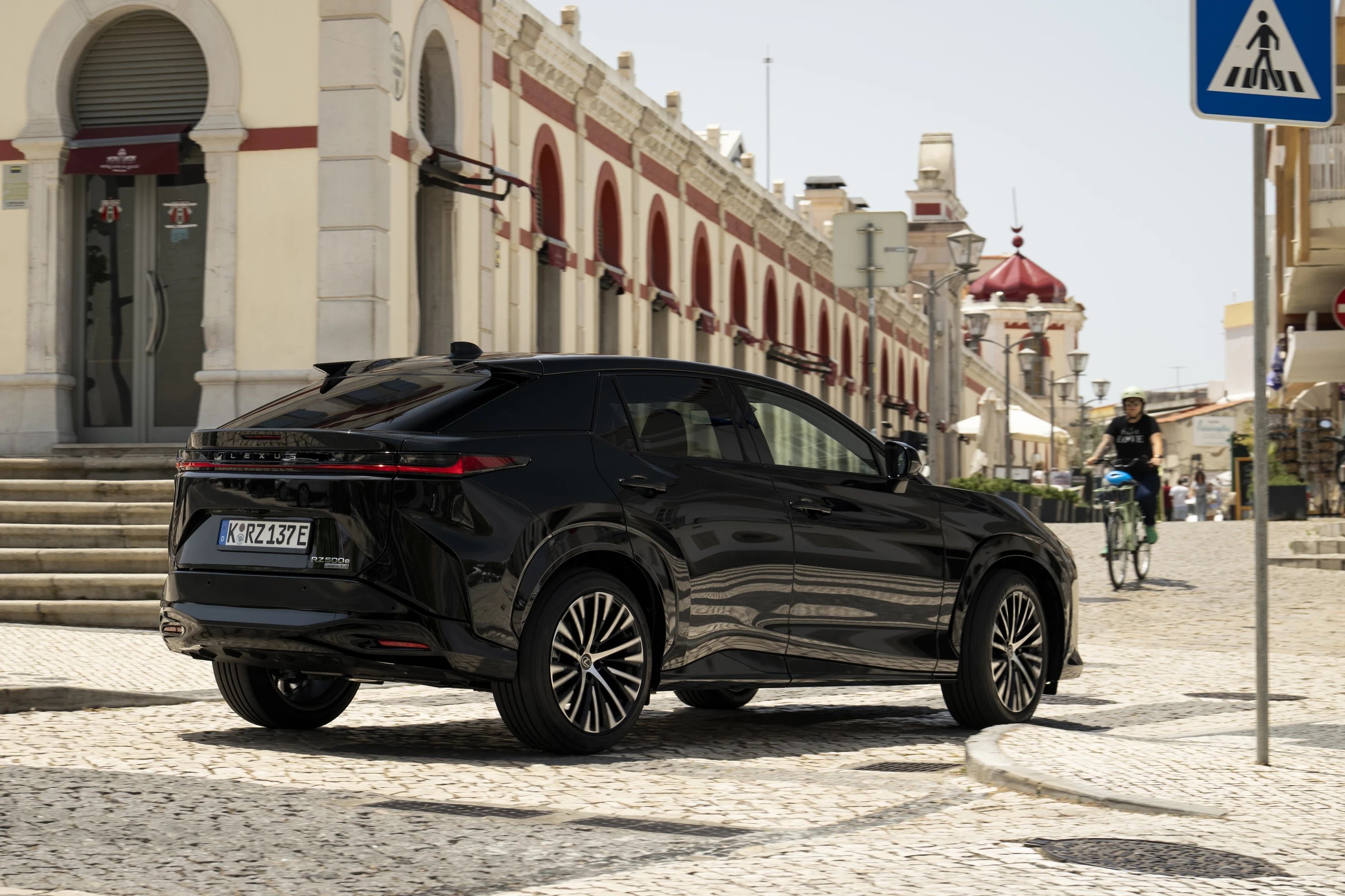 Lexus RZ 500e exterior view