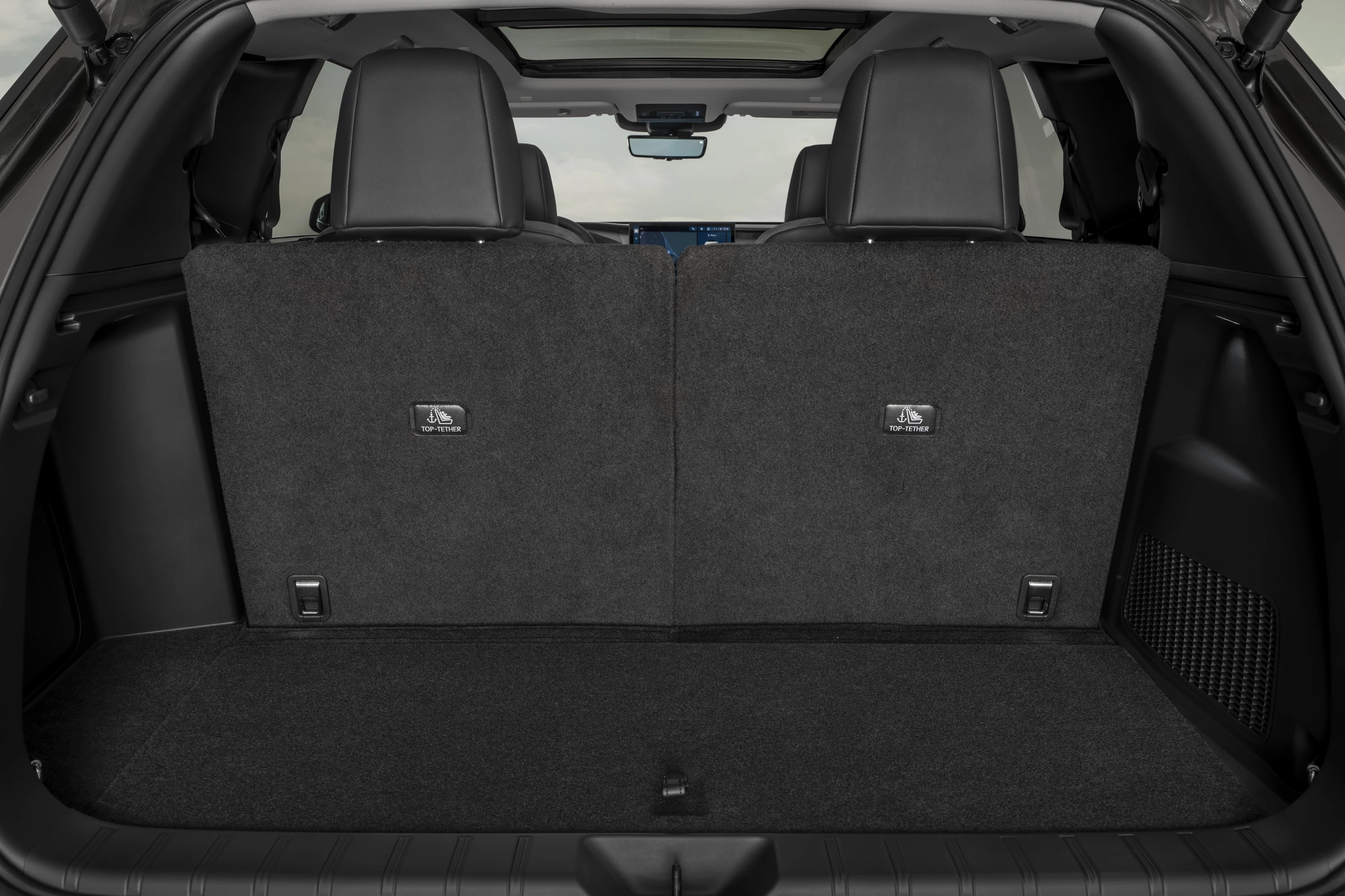 Lexus TZ 450e trunk view