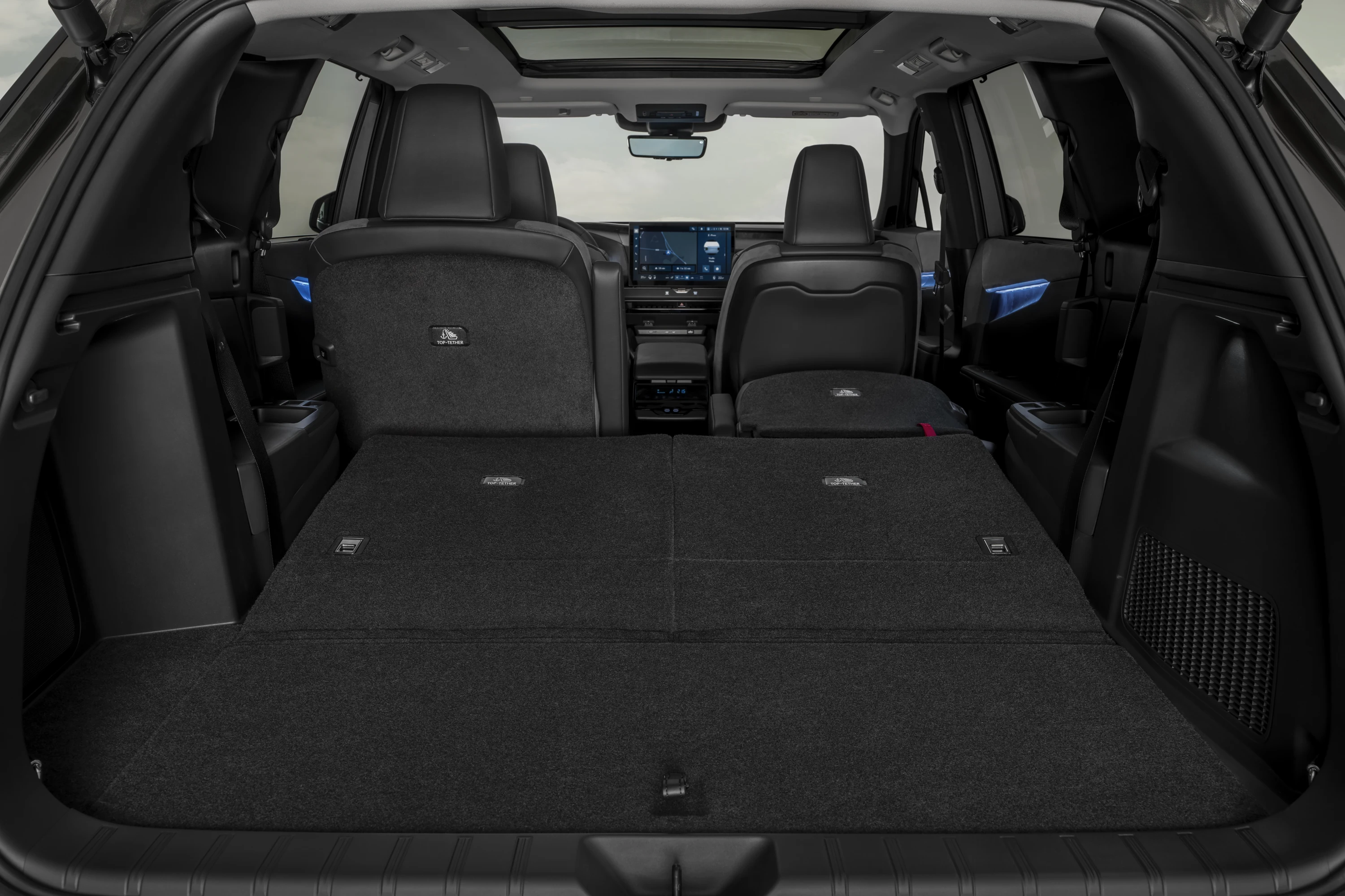 Lexus TZ 450e trunk view