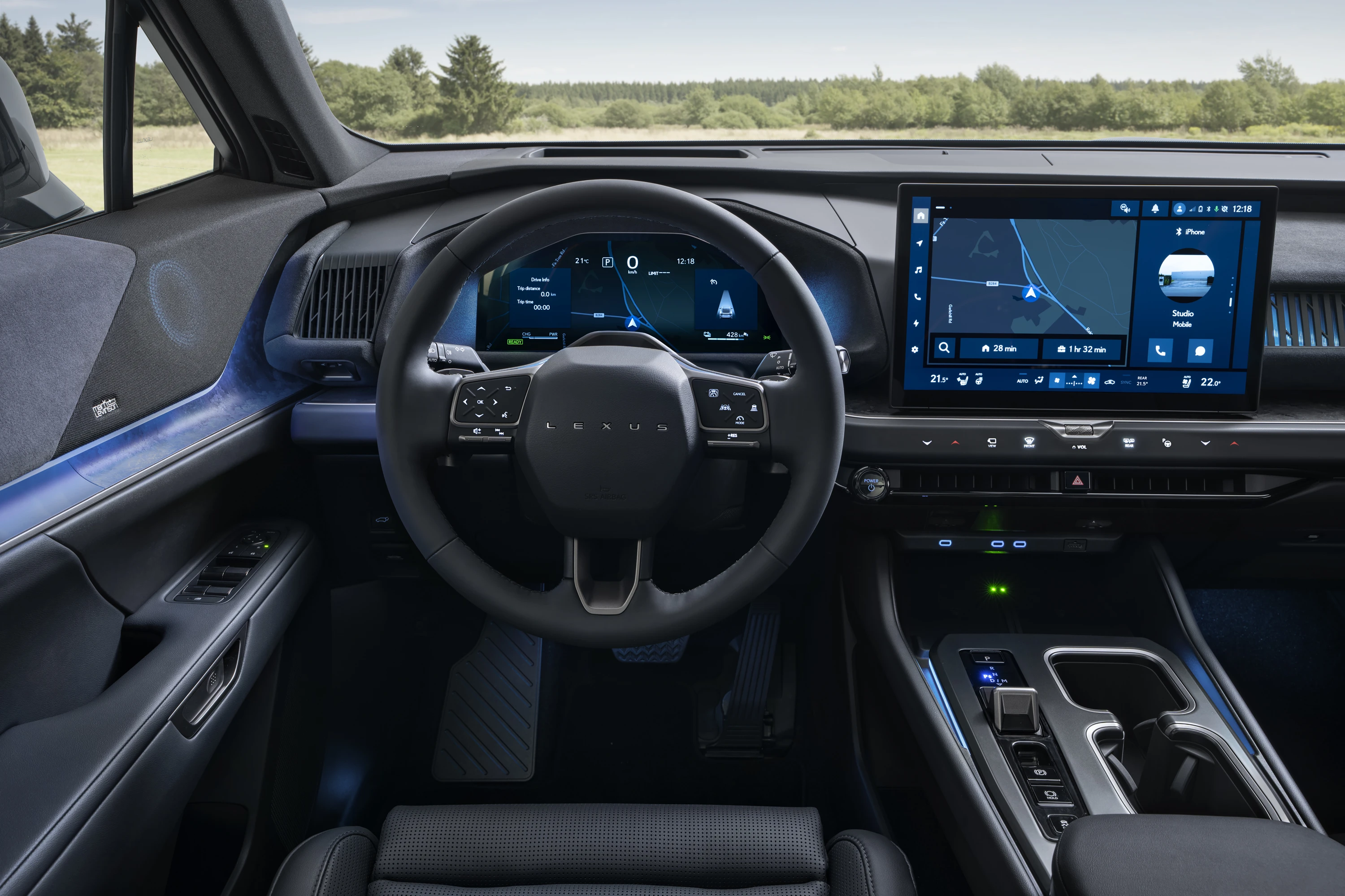 Lexus TZ 450e screens view