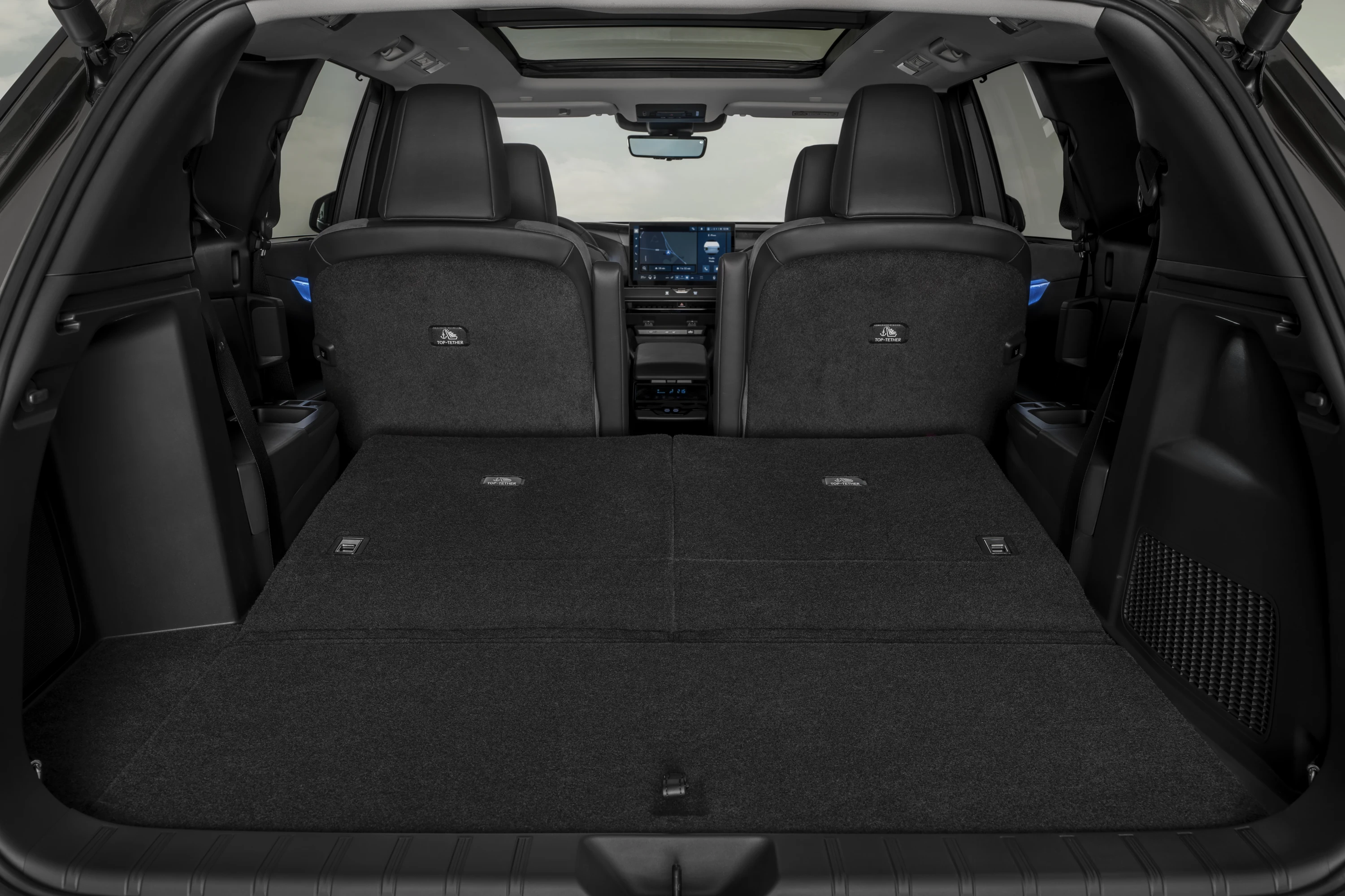 Lexus TZ 450e trunk view