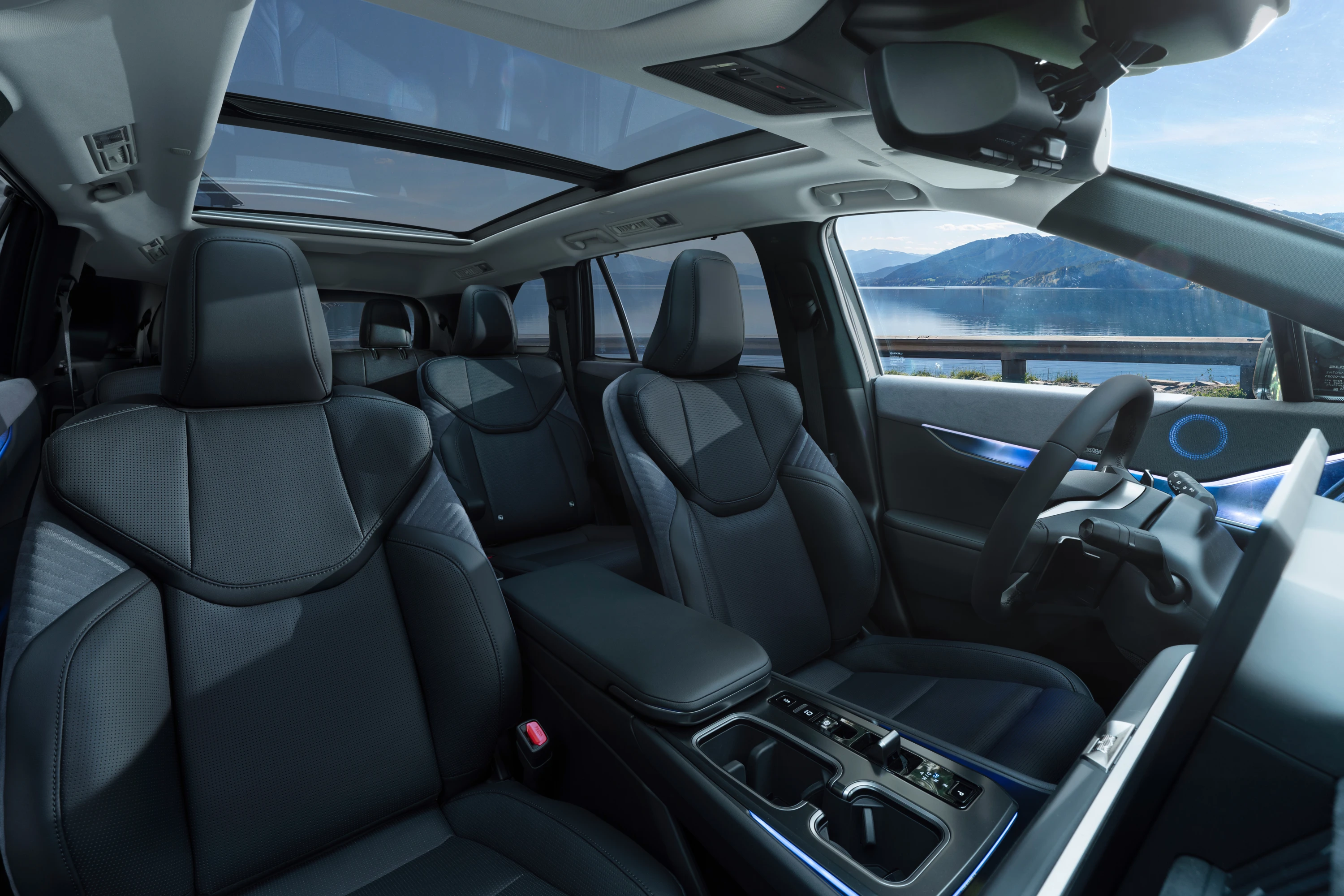 Lexus TZ 450e frontseats view