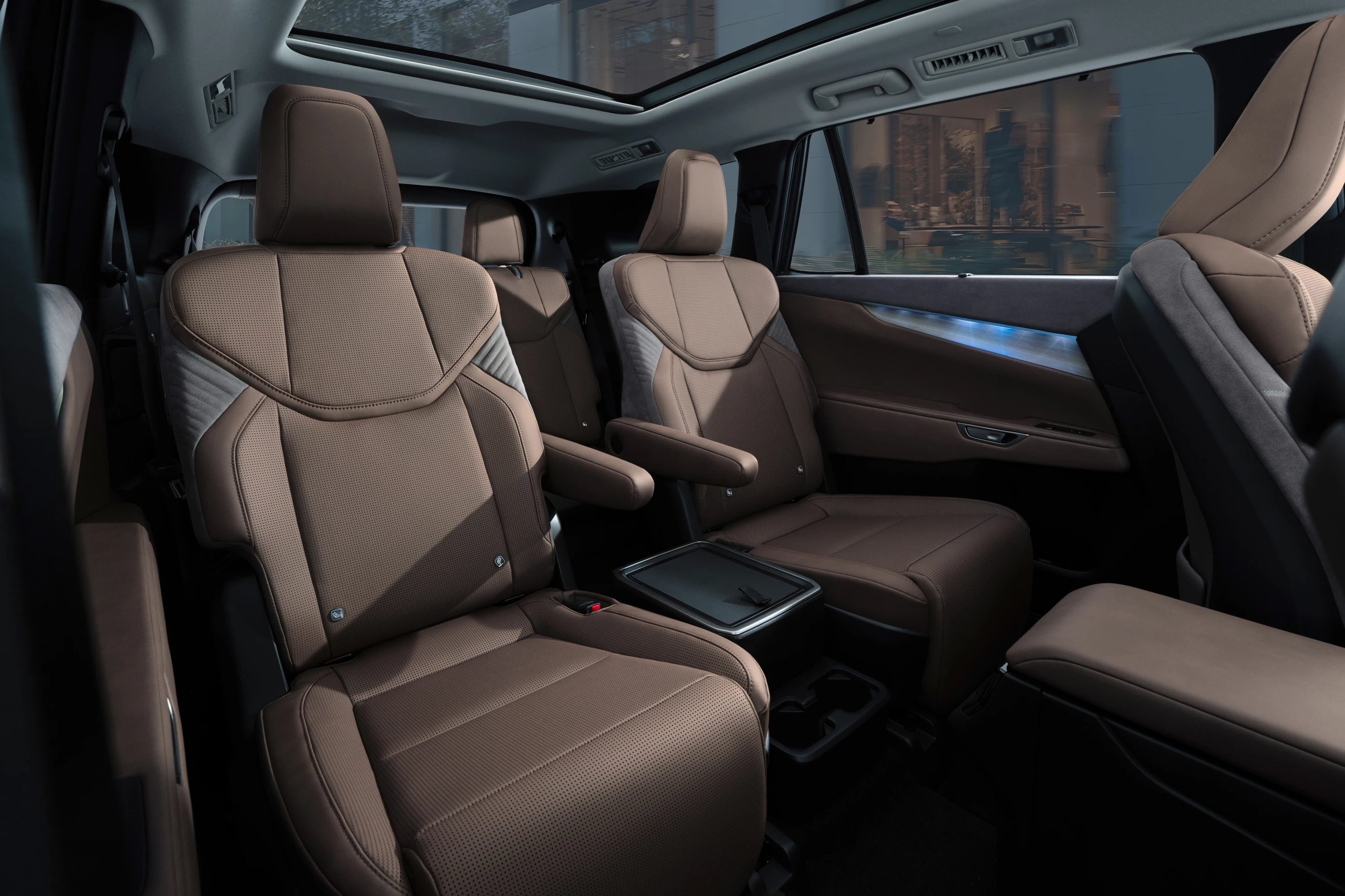 Lexus TZ 550e secondrowseats view