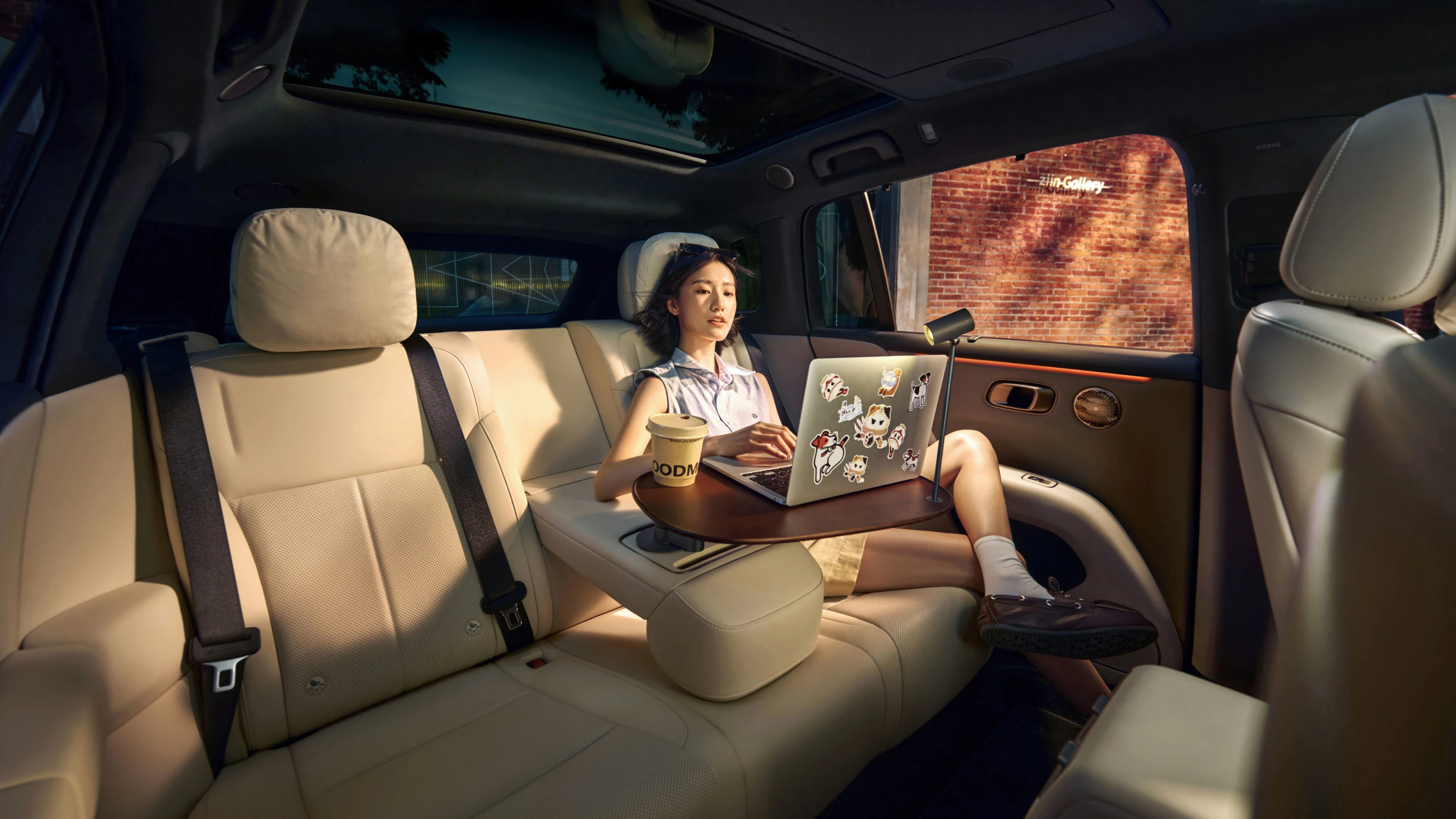 Li Auto i6 87.3 kWh AWD secondrowseats view