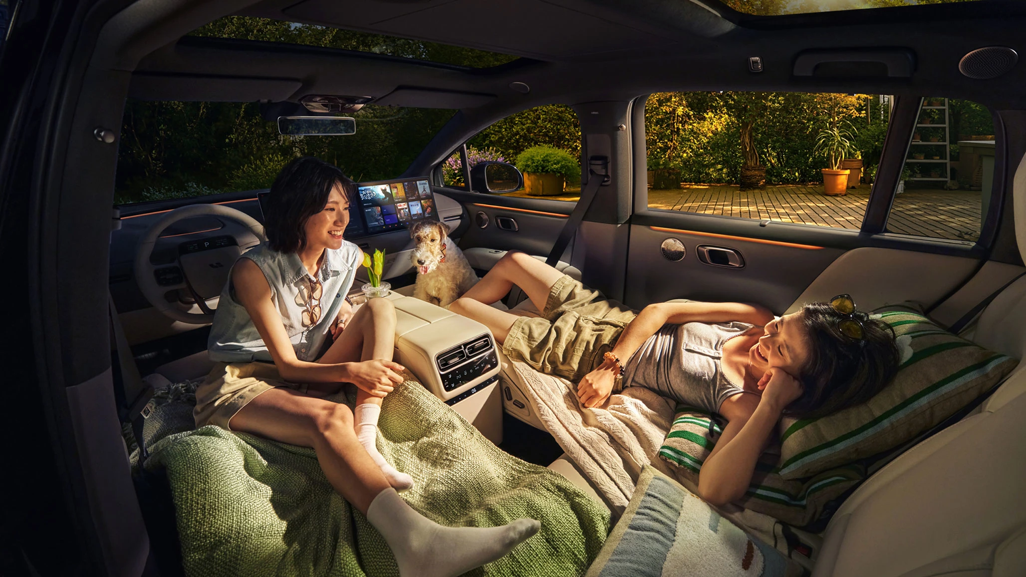 Li Auto i6 87.3 kWh AWD lifestyle view