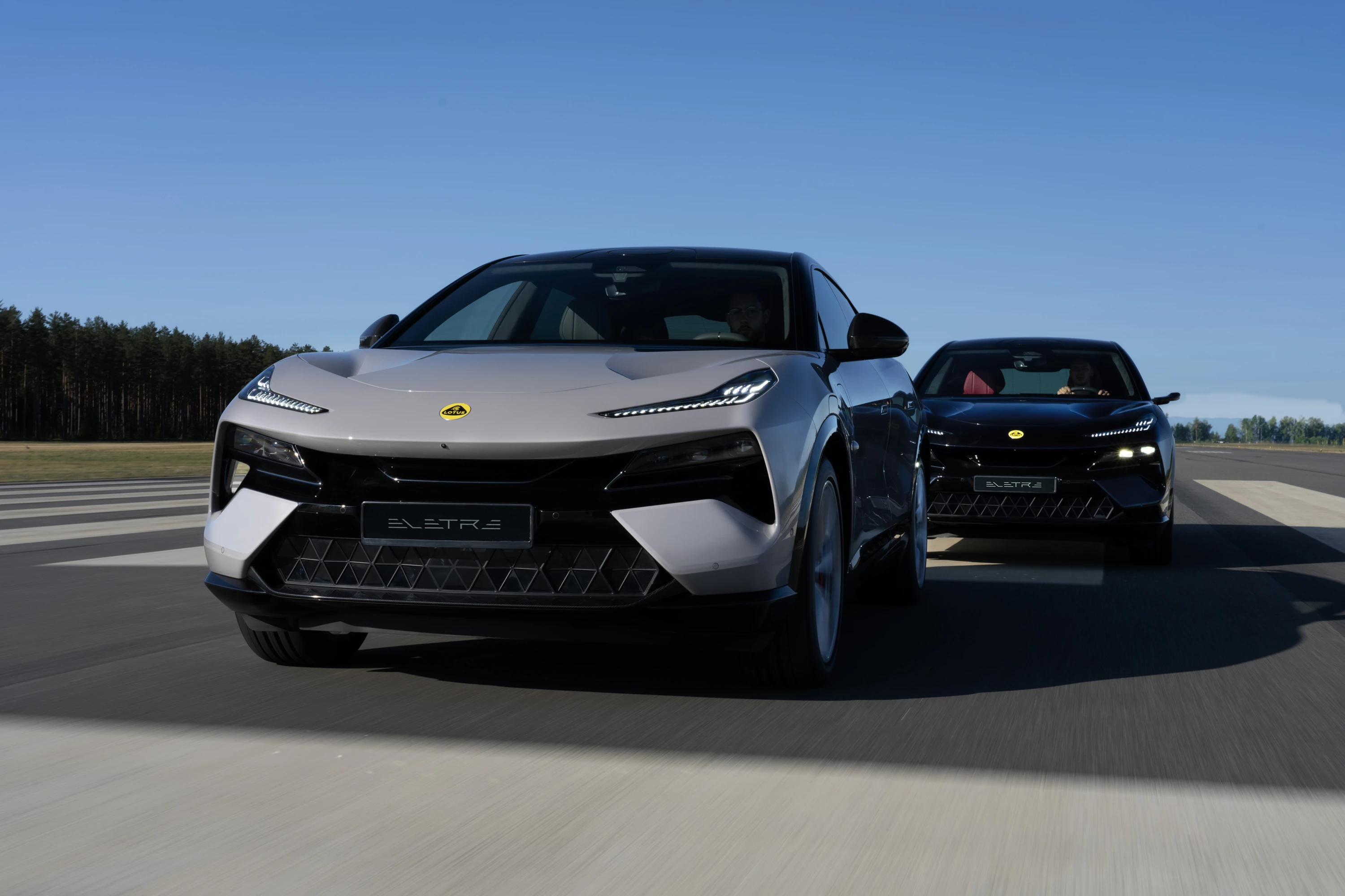Lotus Eletre 600 headlights view