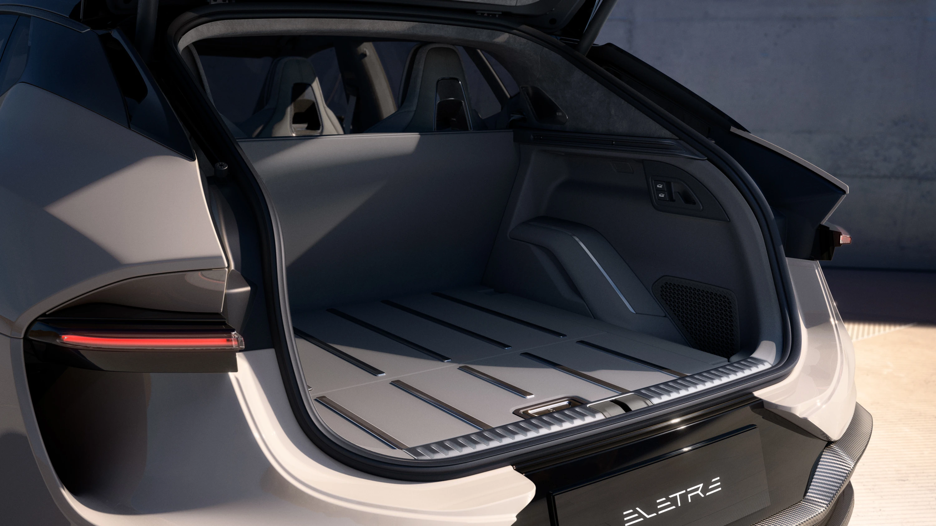 Lotus Eletre 900 trunk view