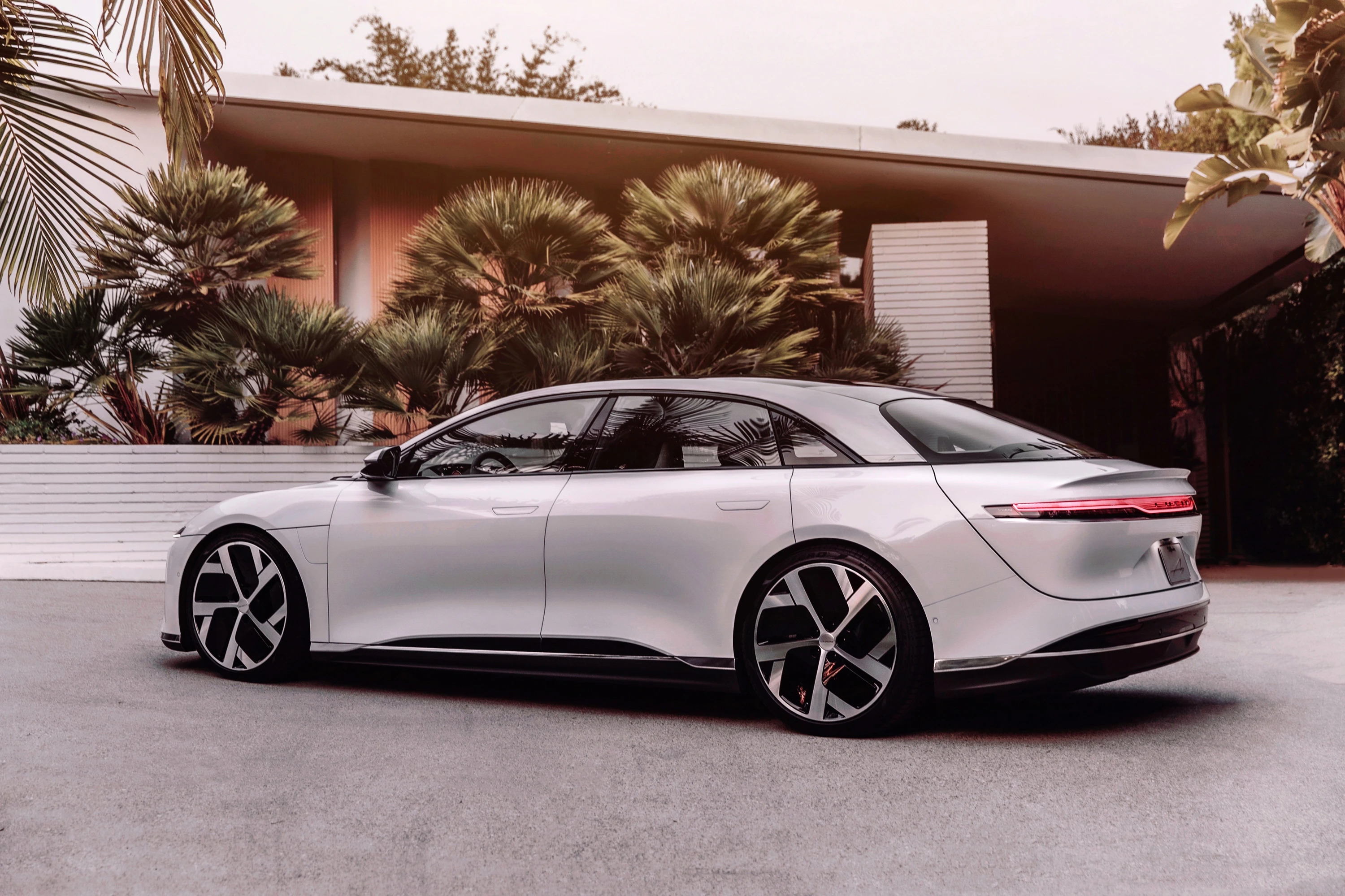 Lucid Air Dream Edition Range exterior view