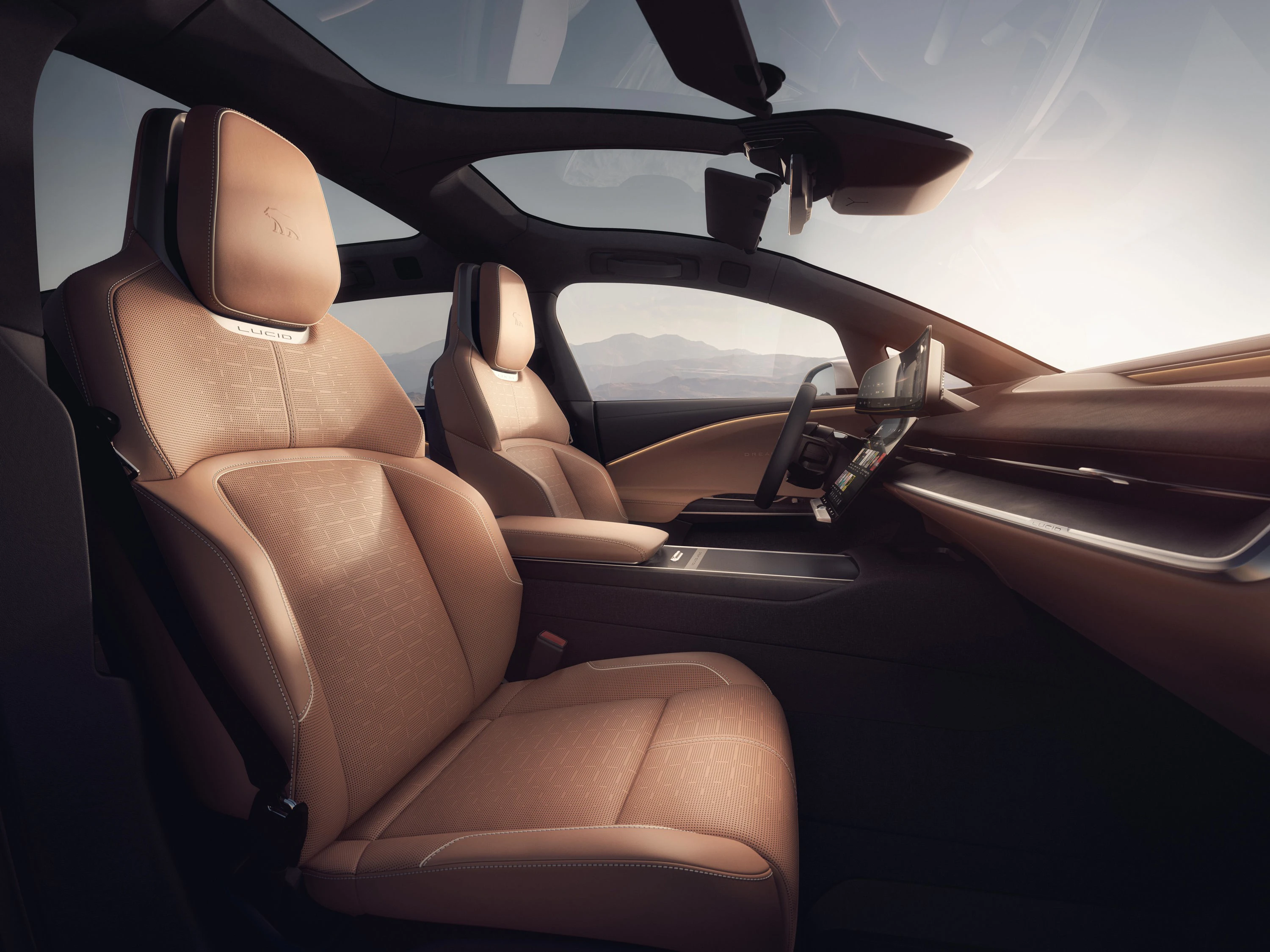 Lucid Gravity Dream Edition frontseats view