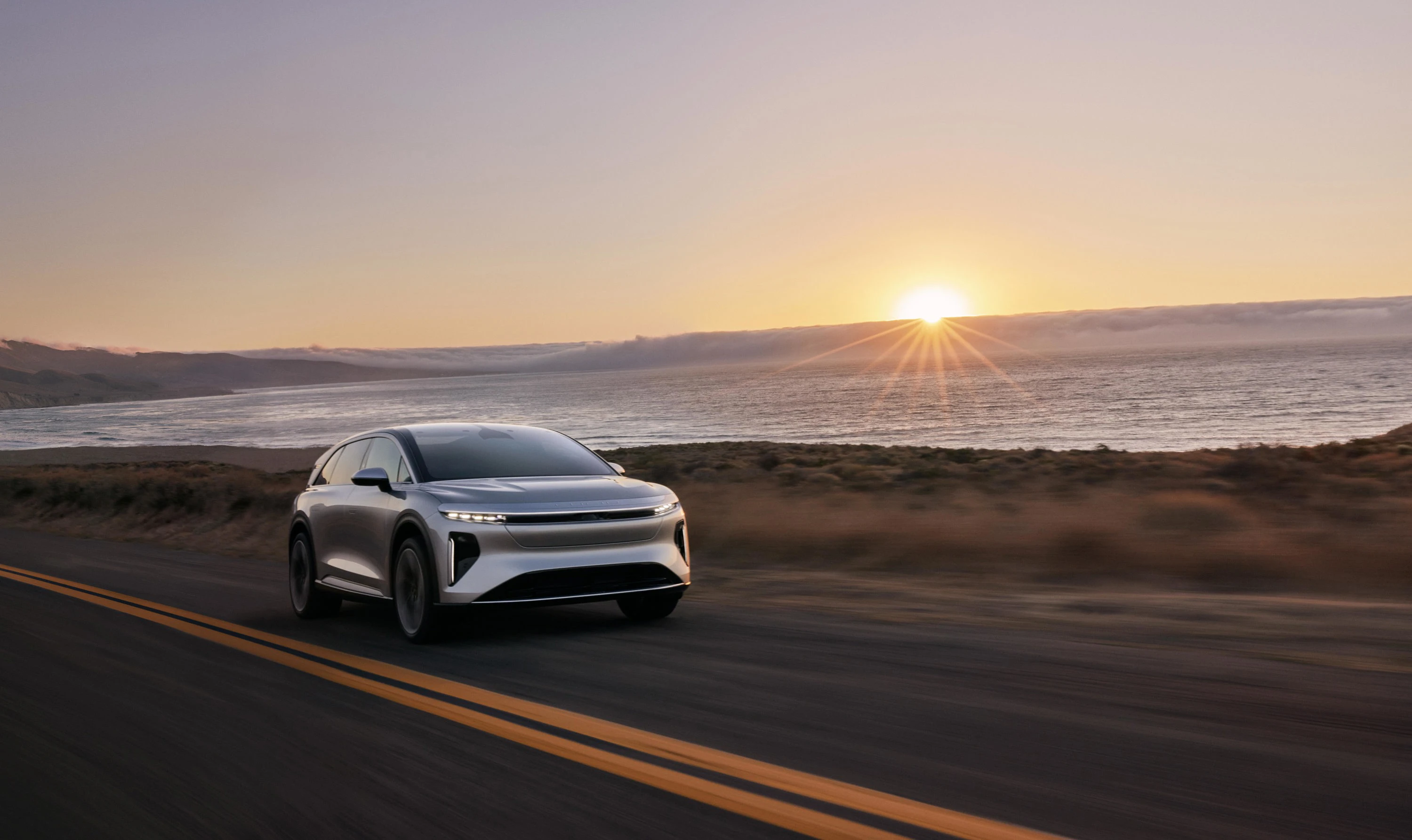 Lucid Gravity Touring exterior view