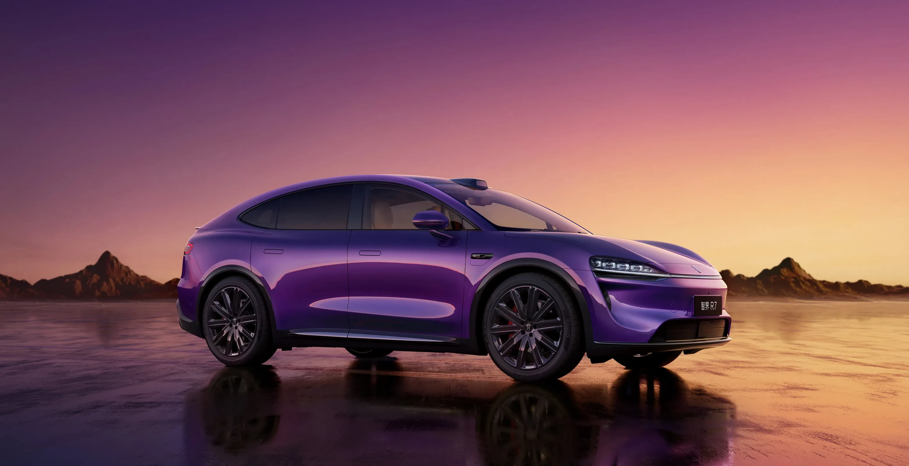 Luxeed R7 AWD 100 kWh exterior view