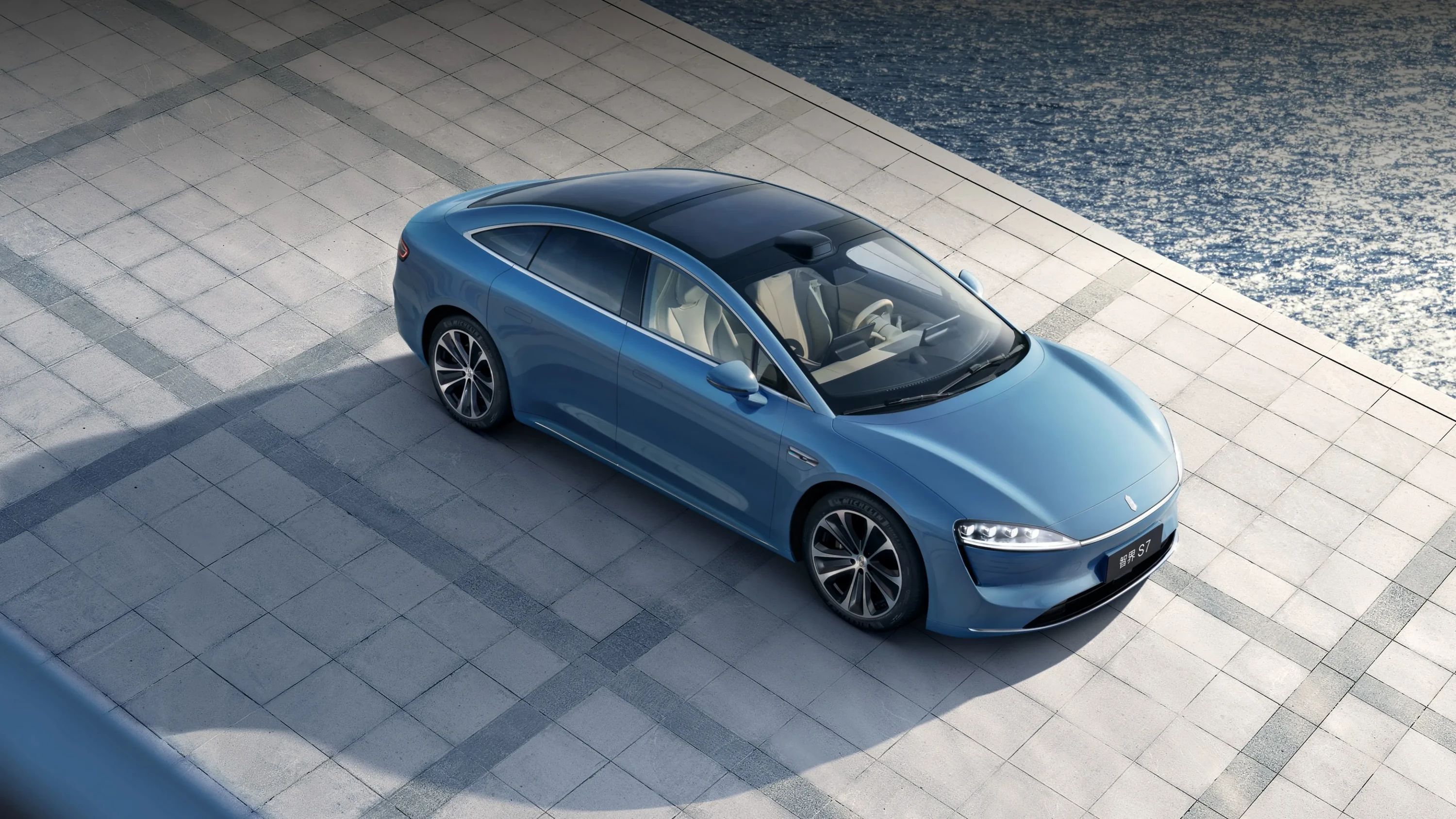 Luxeed S7 AWD 100 kWh exterior view