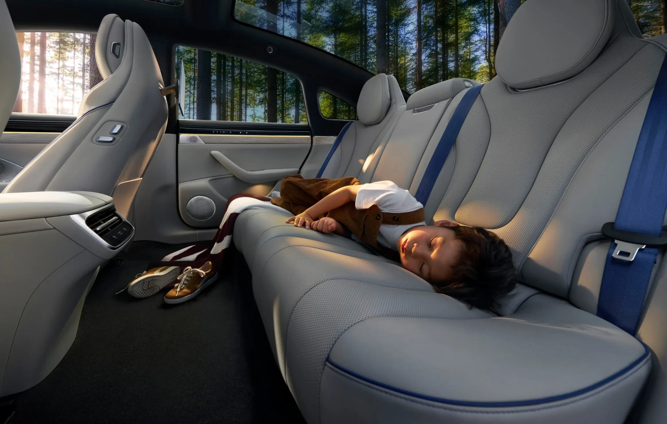 Luxeed S7 RWD 100 kWh secondrowseats view