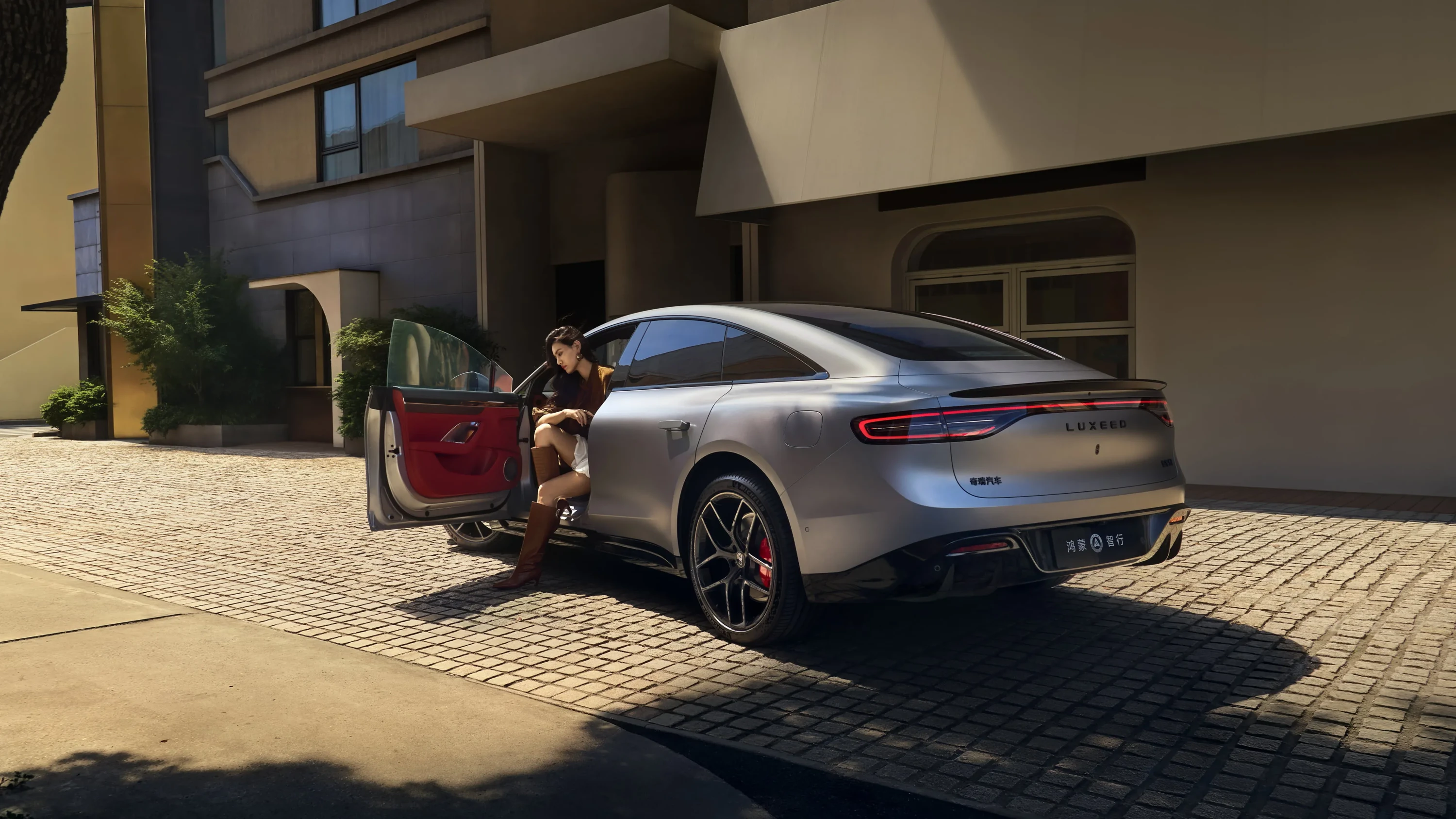 Luxeed S7 RWD 100 kWh exterior view