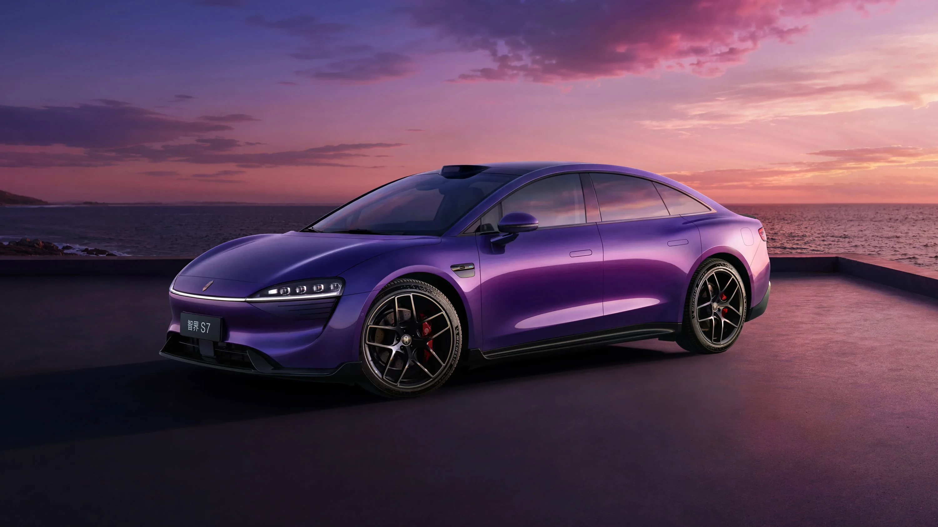 Luxeed S7 RWD 82 kWh exterior view