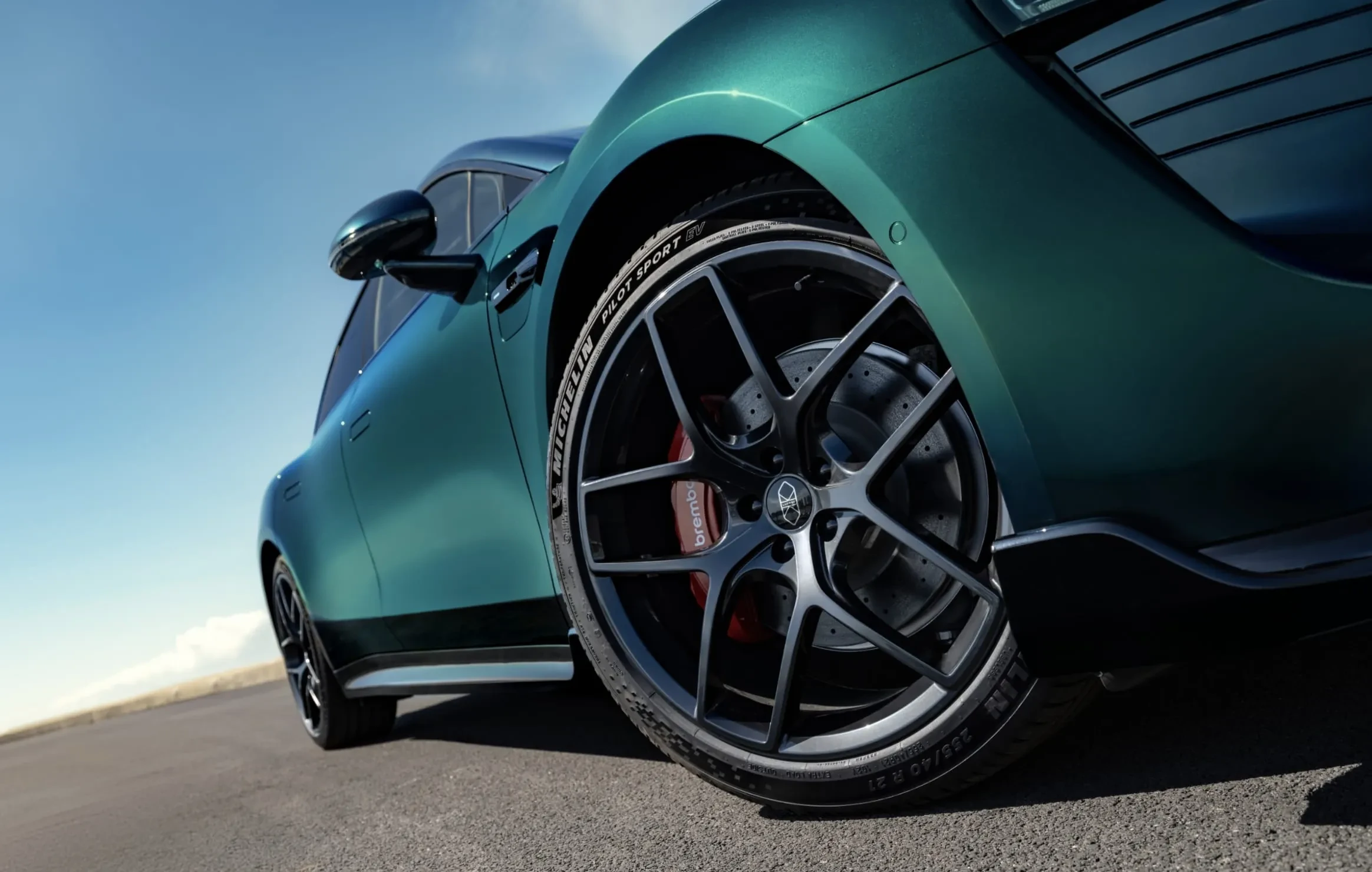 Luxeed S7 RWD 82 kWh wheels view