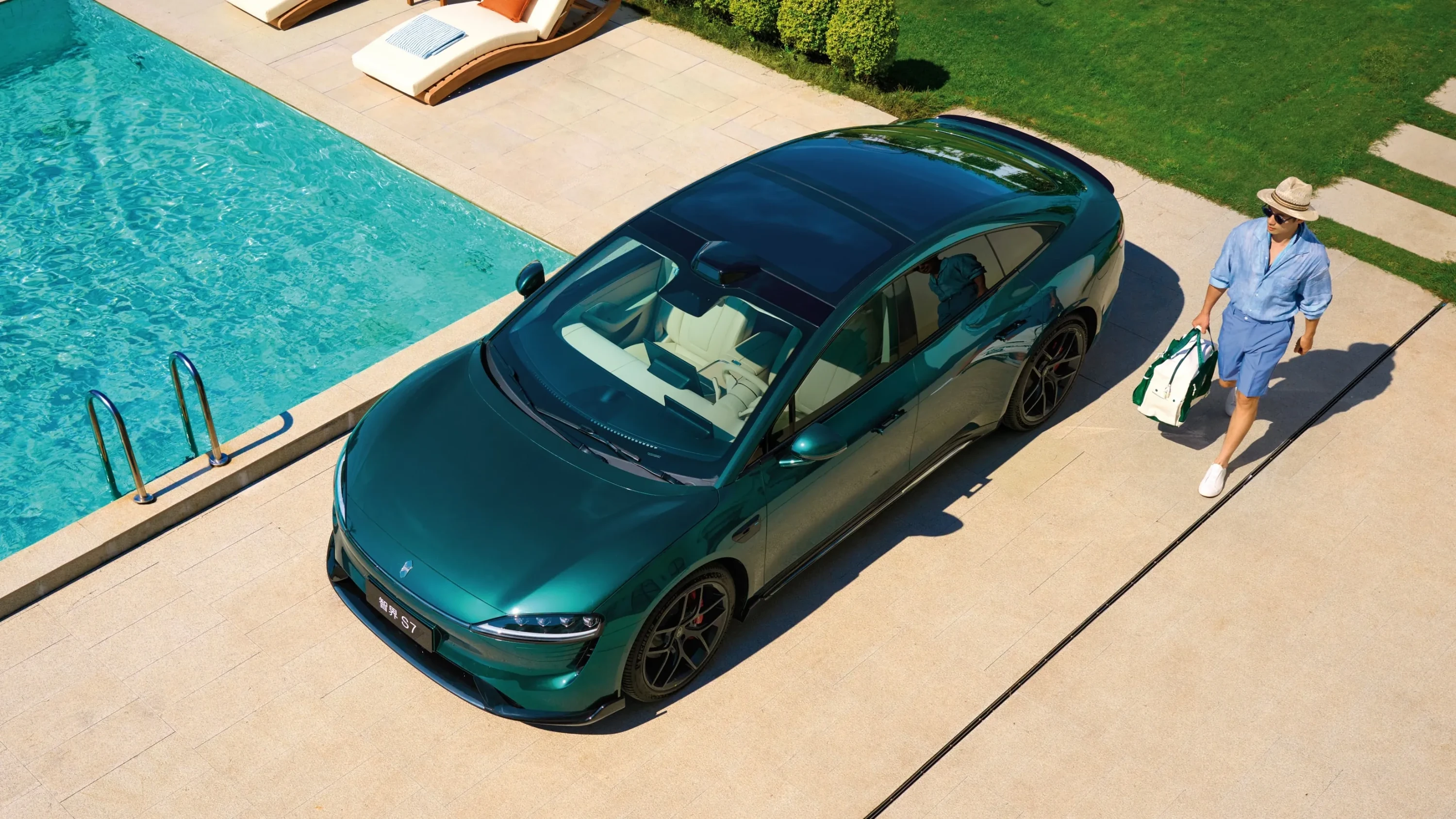 Luxeed S7 RWD 82 kWh exterior view