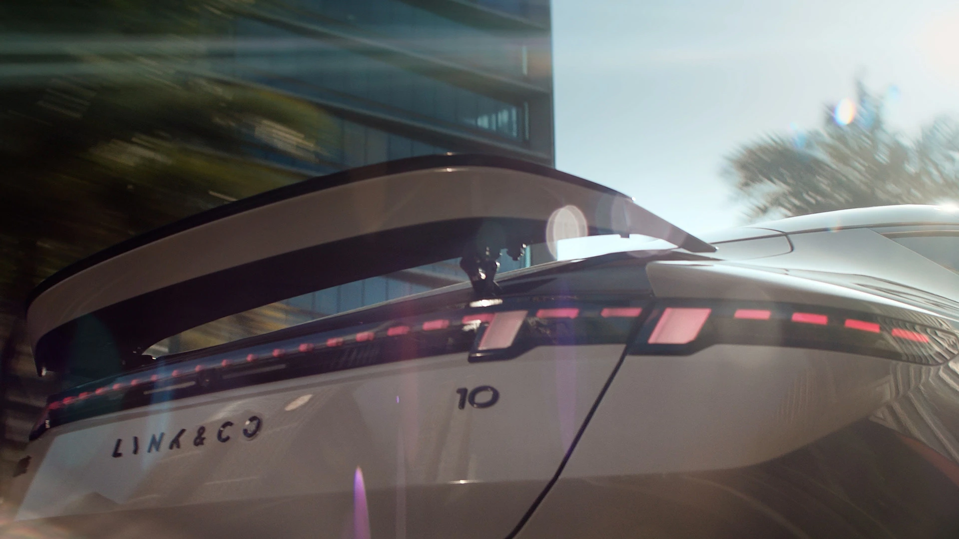 Lynk & Co 10 77 kWh RWD details view